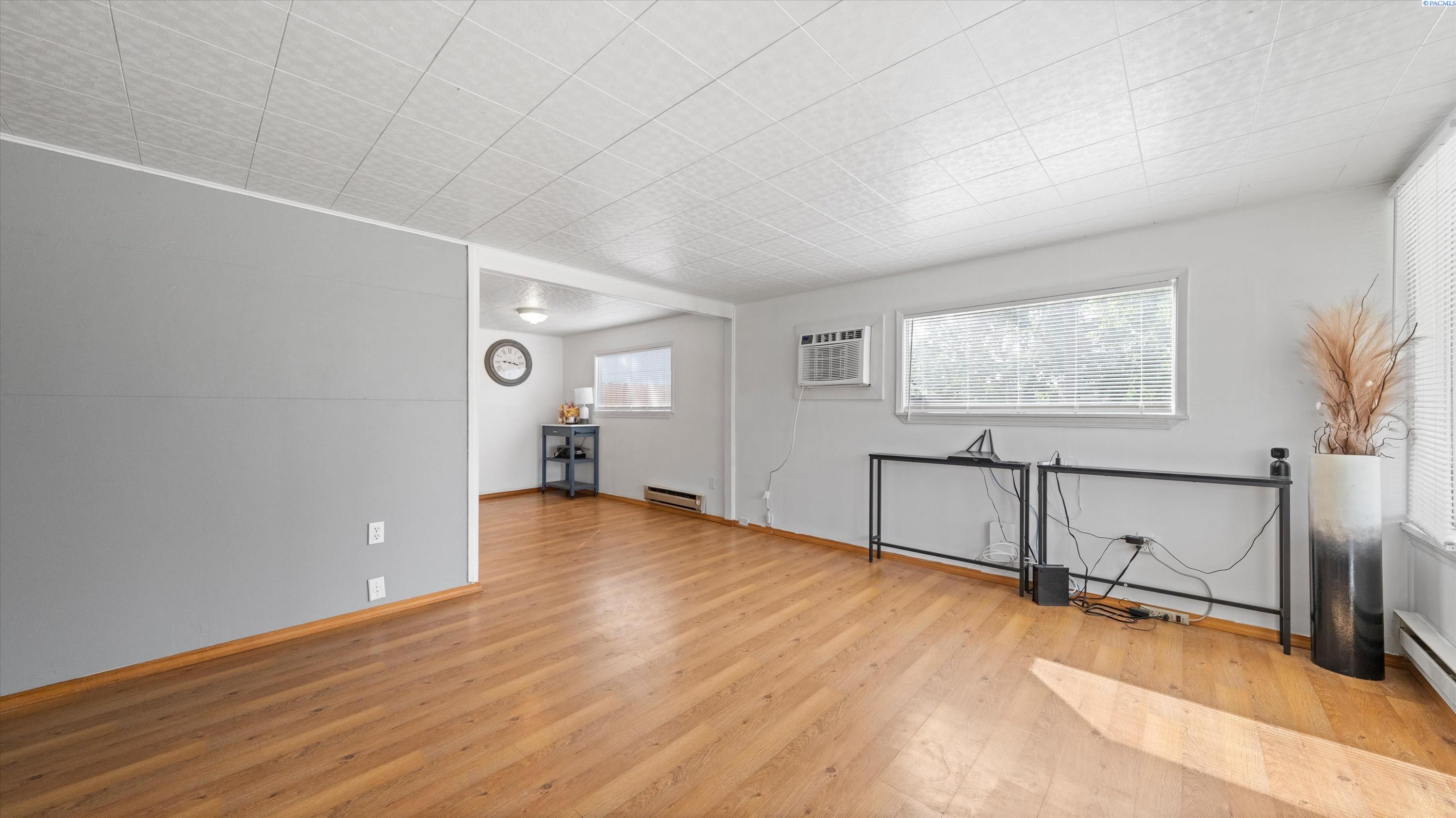 932 Sanford Ave, Richland, WA 99352
