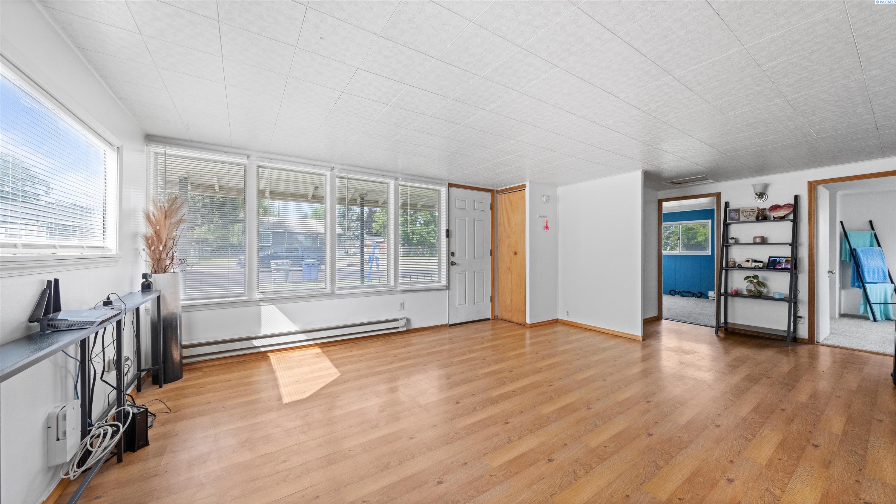 932 Sanford Ave, Richland, WA 99352