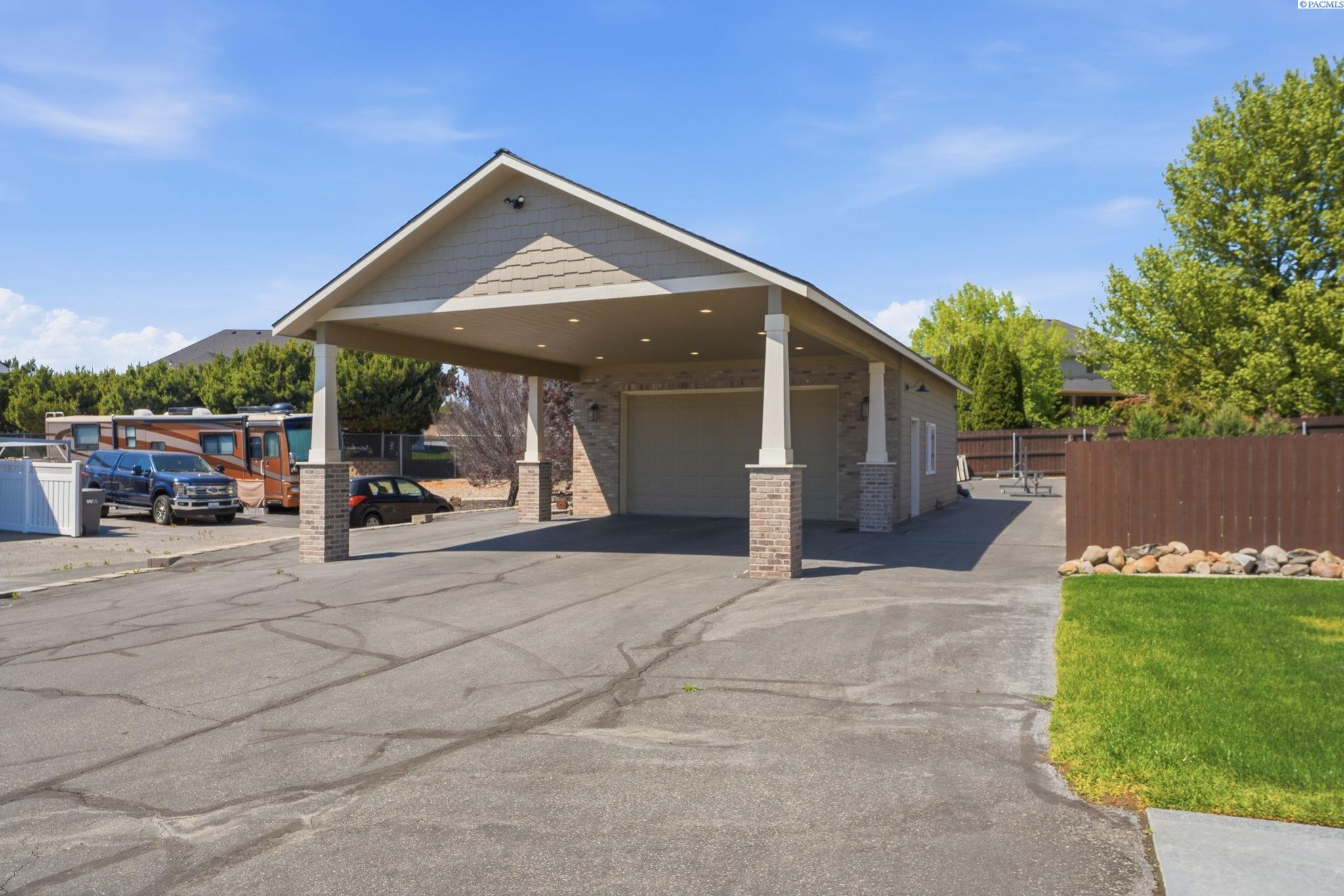 99206 E Ridgeview Dr, Kennewick, WA 99338