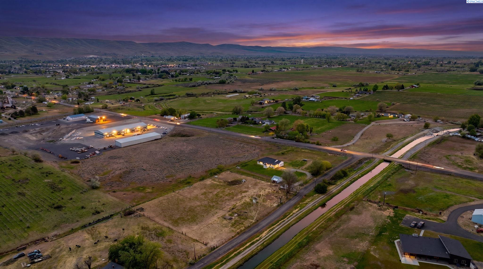 129601 W Swain Rd, Prosser, WA 99350