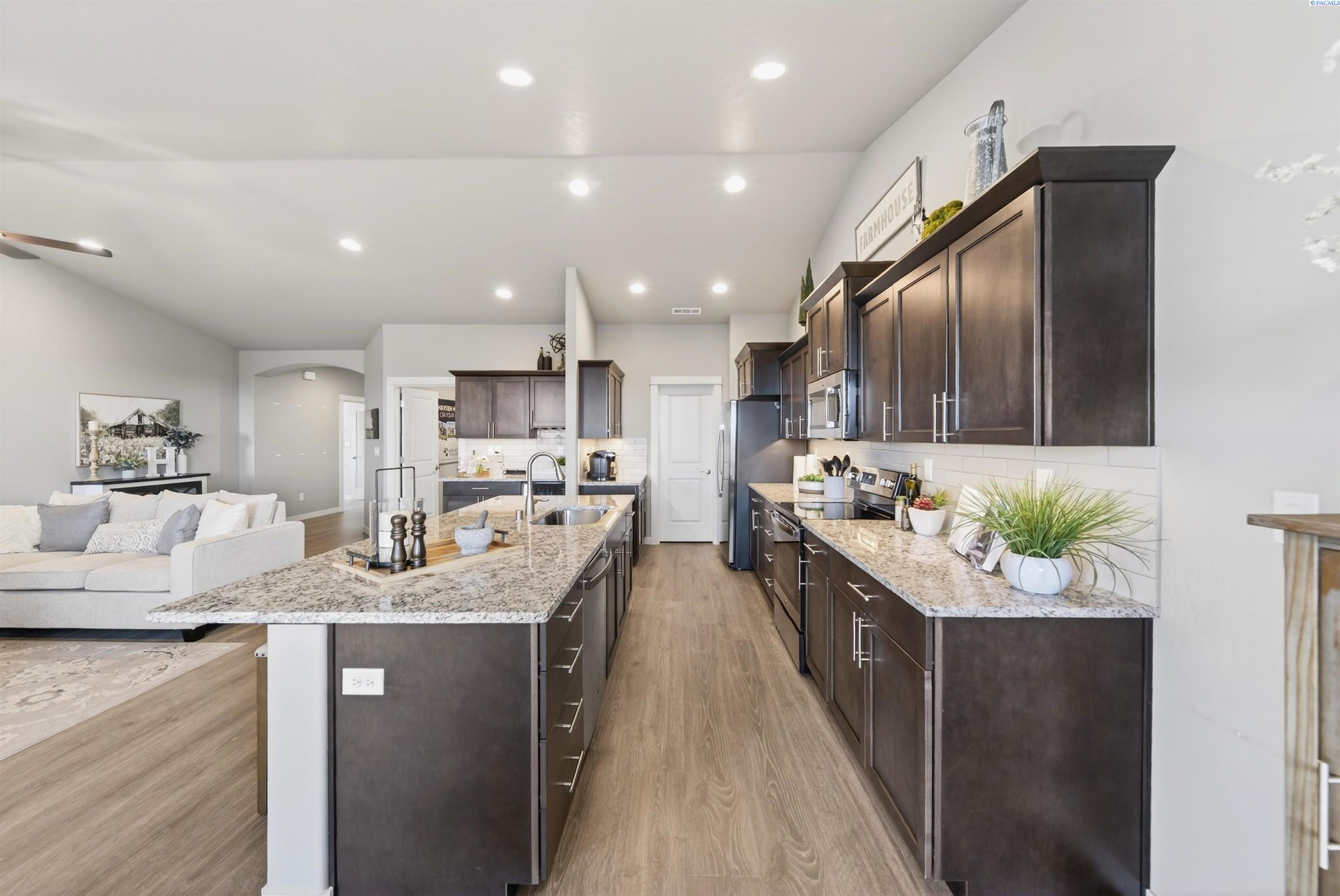 1409 SW Kelandren Dr, Prosser, WA 99350
