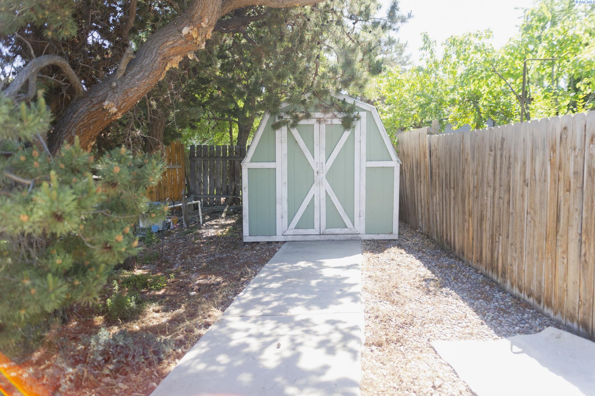 5015 W 6th Pl, Kennewick, WA 99336