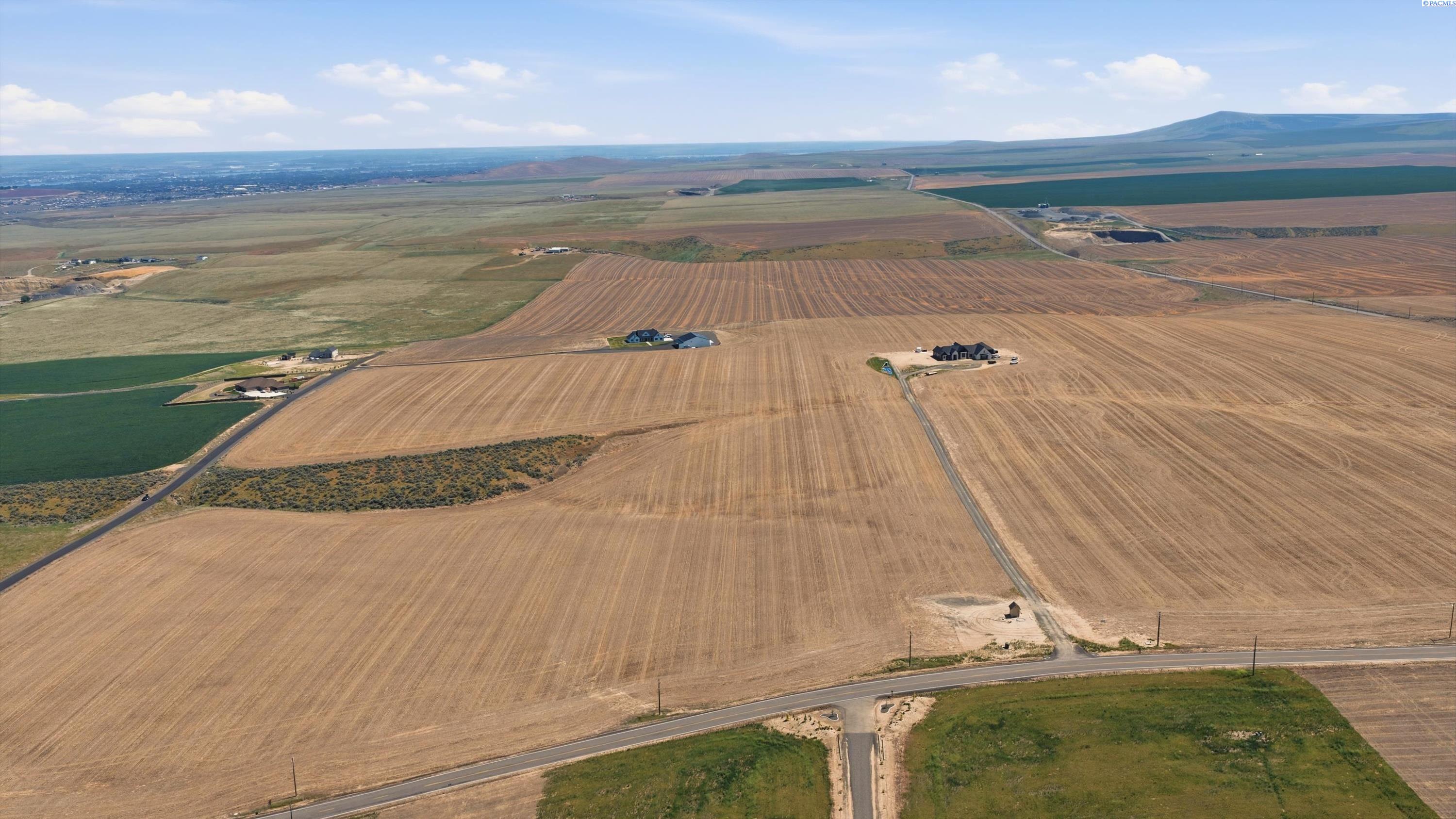 NKA E Bastian Pr Se, Kennewick, WA 99338