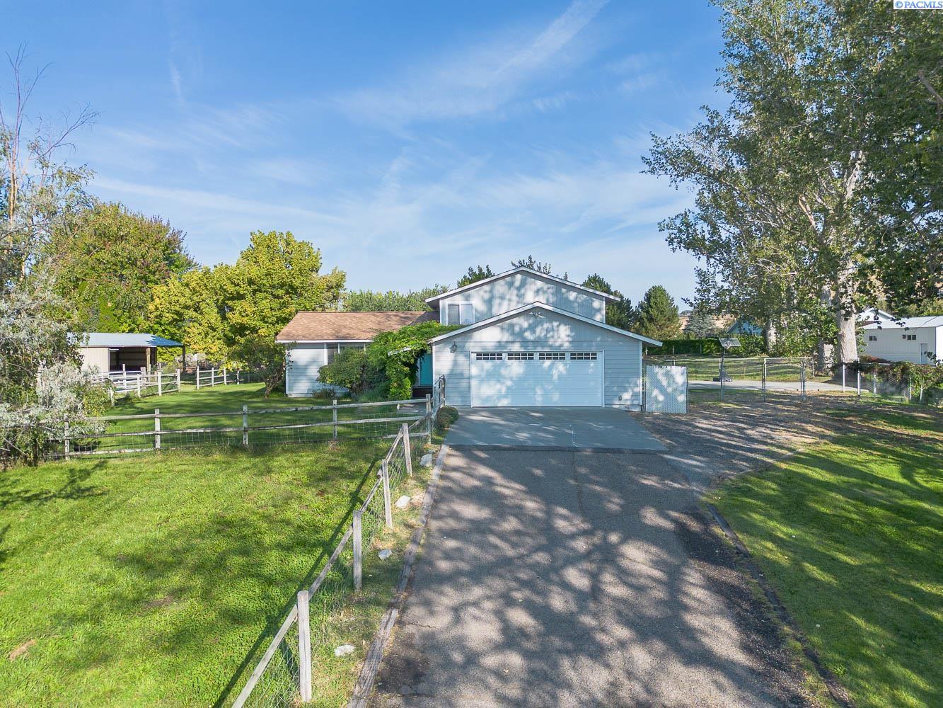101204 E Clover Rd, Kennewick, WA 99338