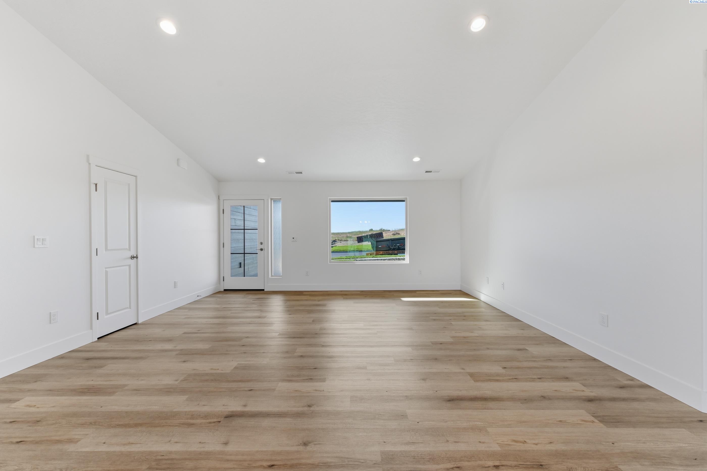 4219 Road 104, Pasco, WA 99301