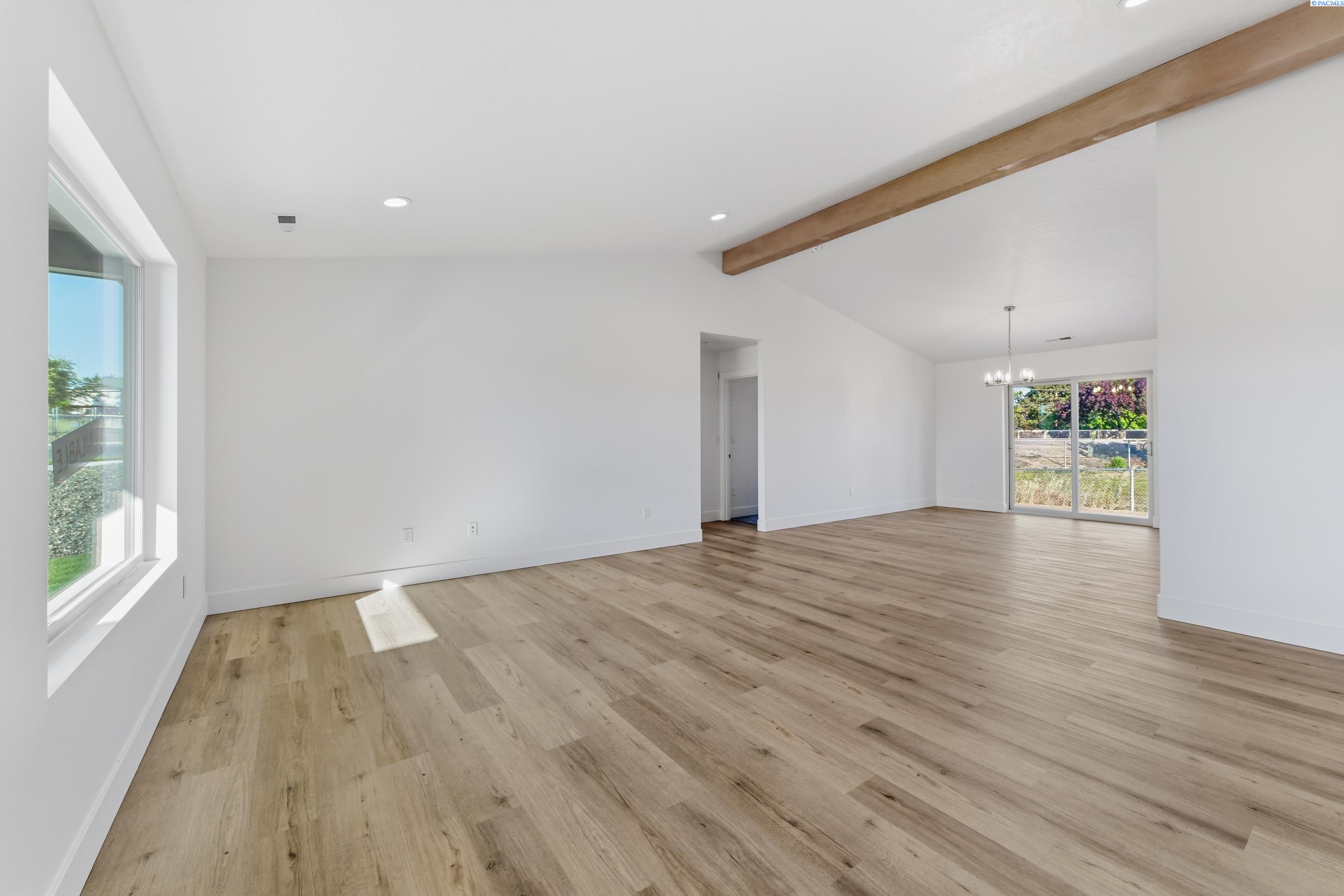 4219 Road 104, Pasco, WA 99301