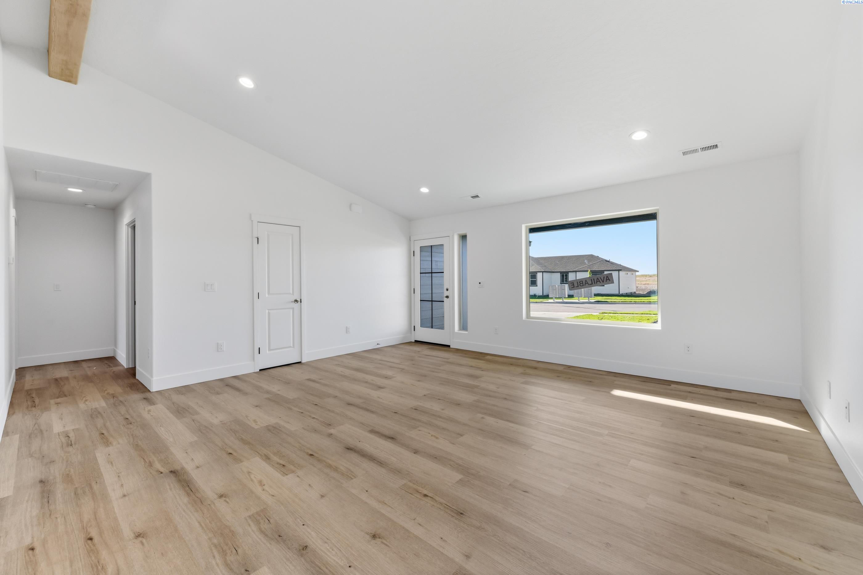 4219 Road 104, Pasco, WA 99301