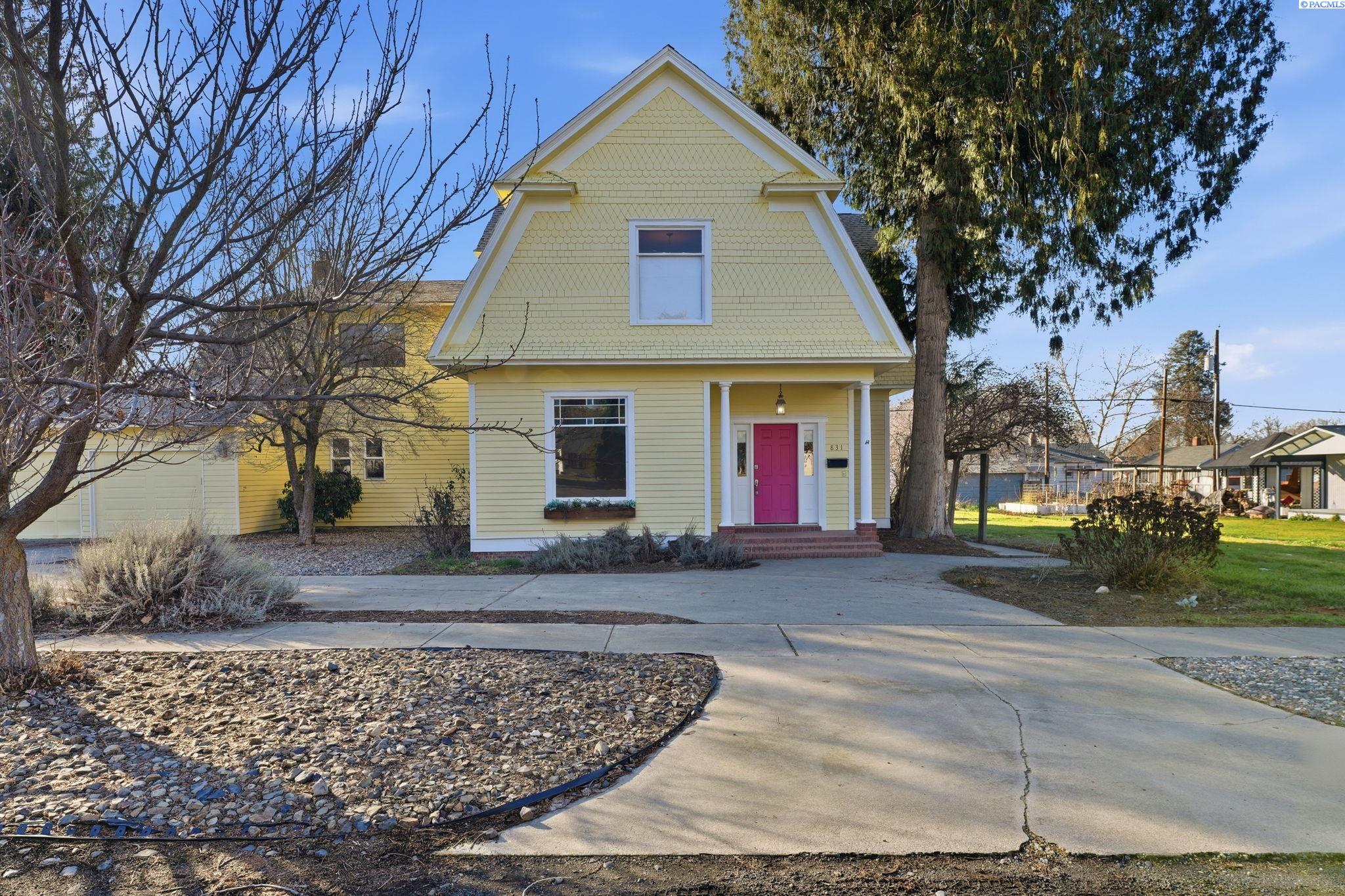 831 Guernsey St, Prosser, WA 99350