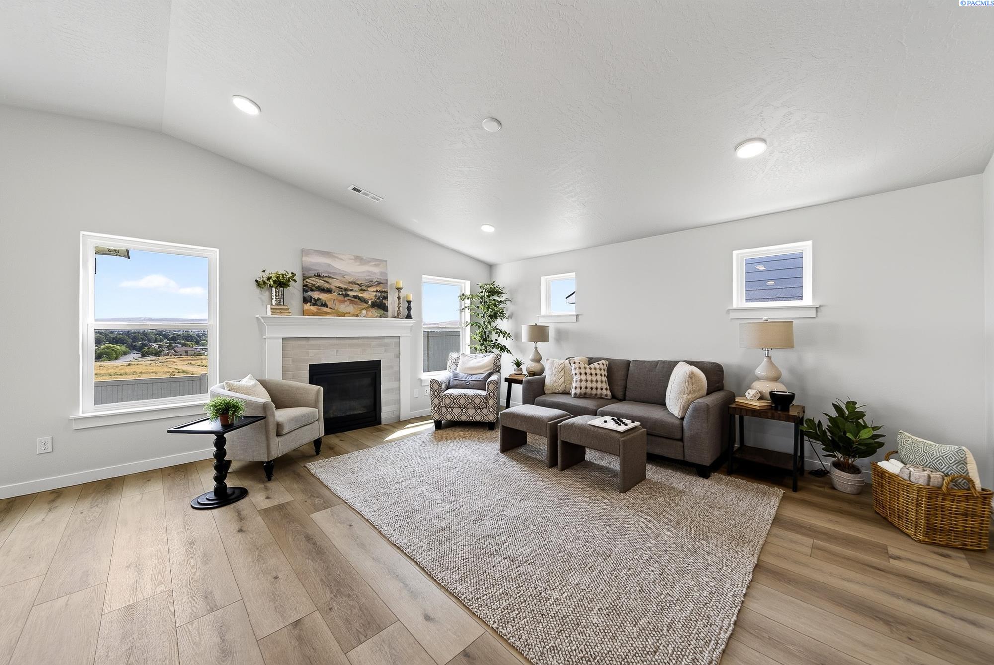 763 Snowking St, Richland, WA 99352