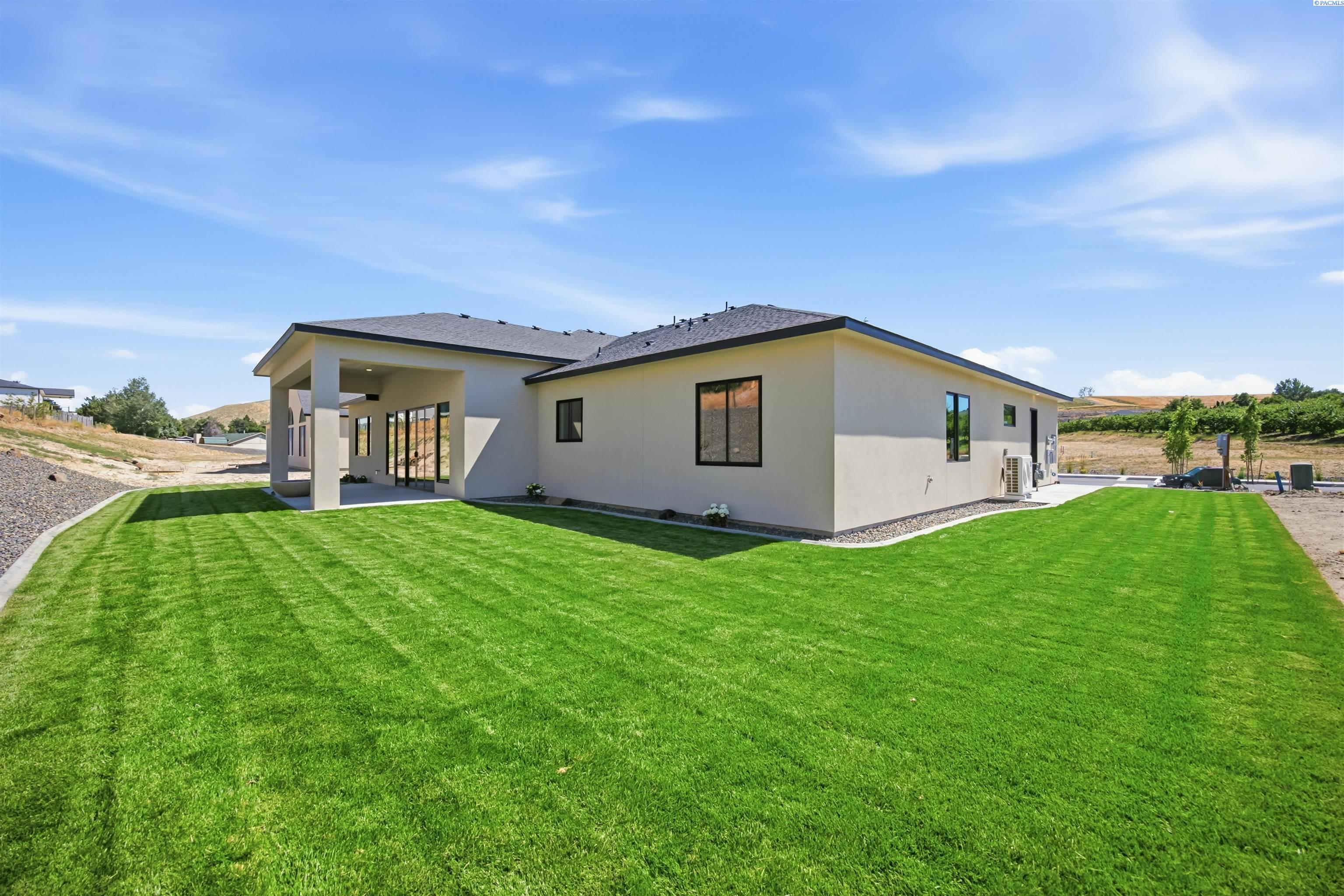 8034 W 12th Ave, Kennewick, WA 99338