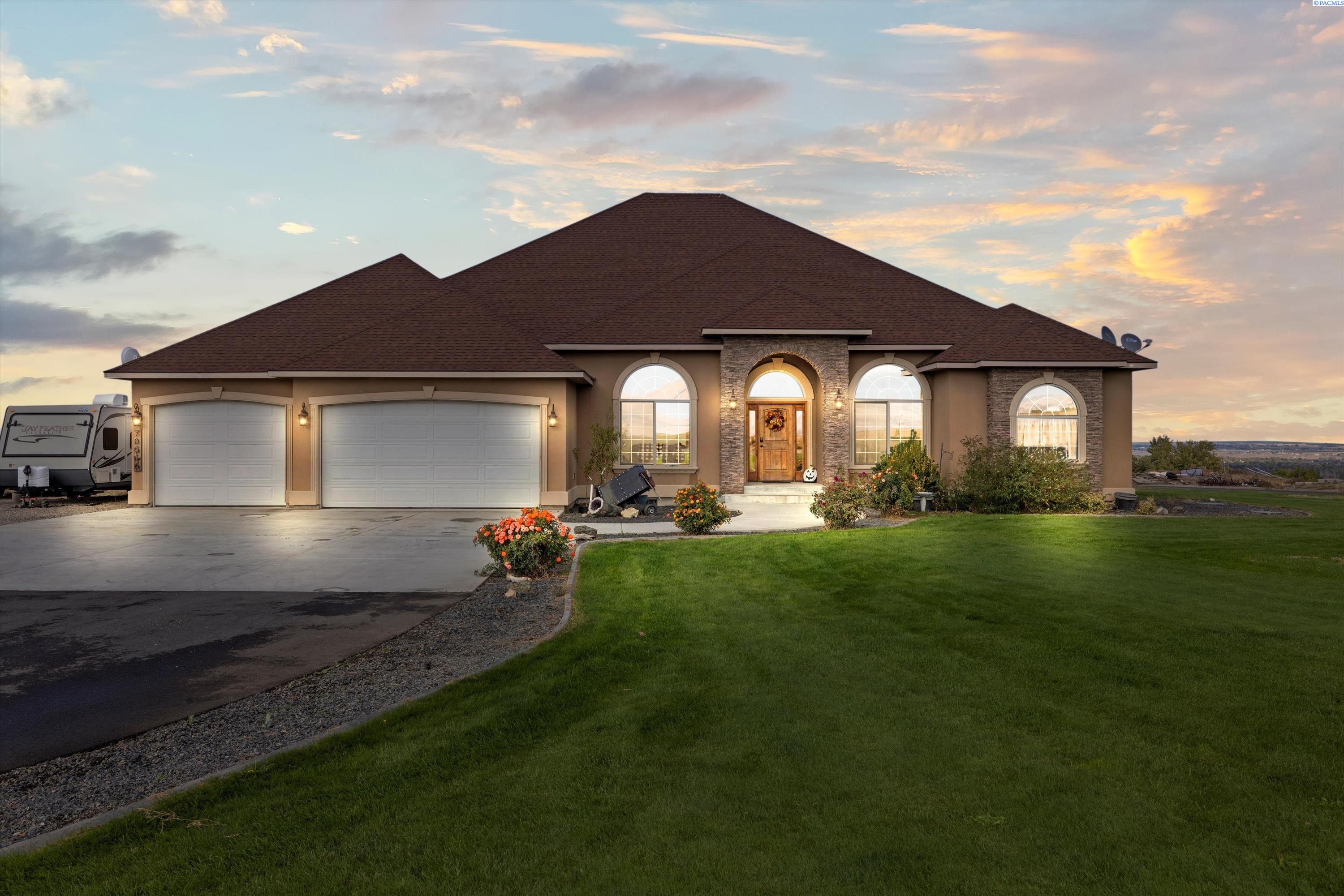 70516 E 680 Pr Ne, Richland, WA 99352