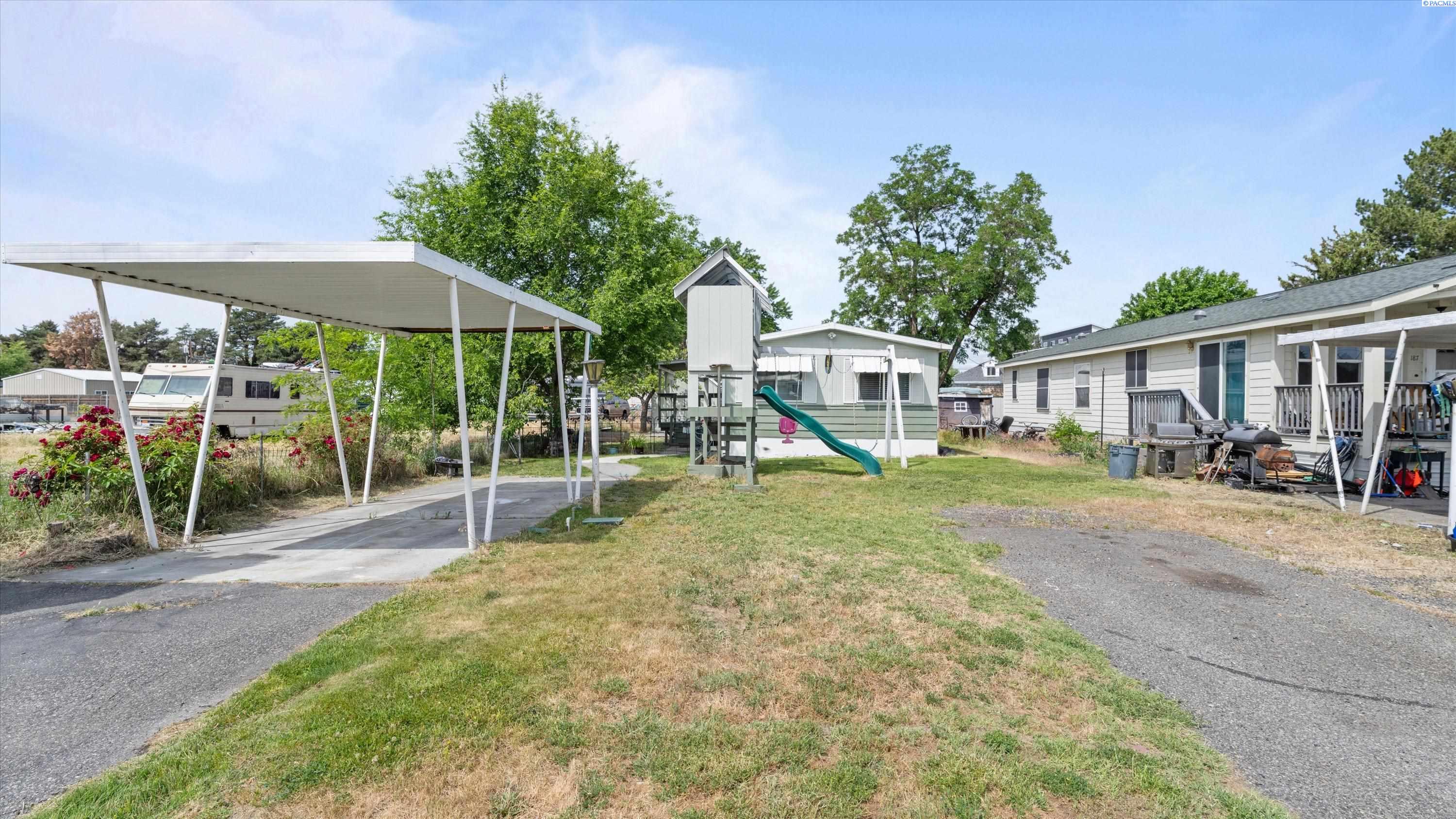 189 S 38th Ave #8, West Richland, WA 99353