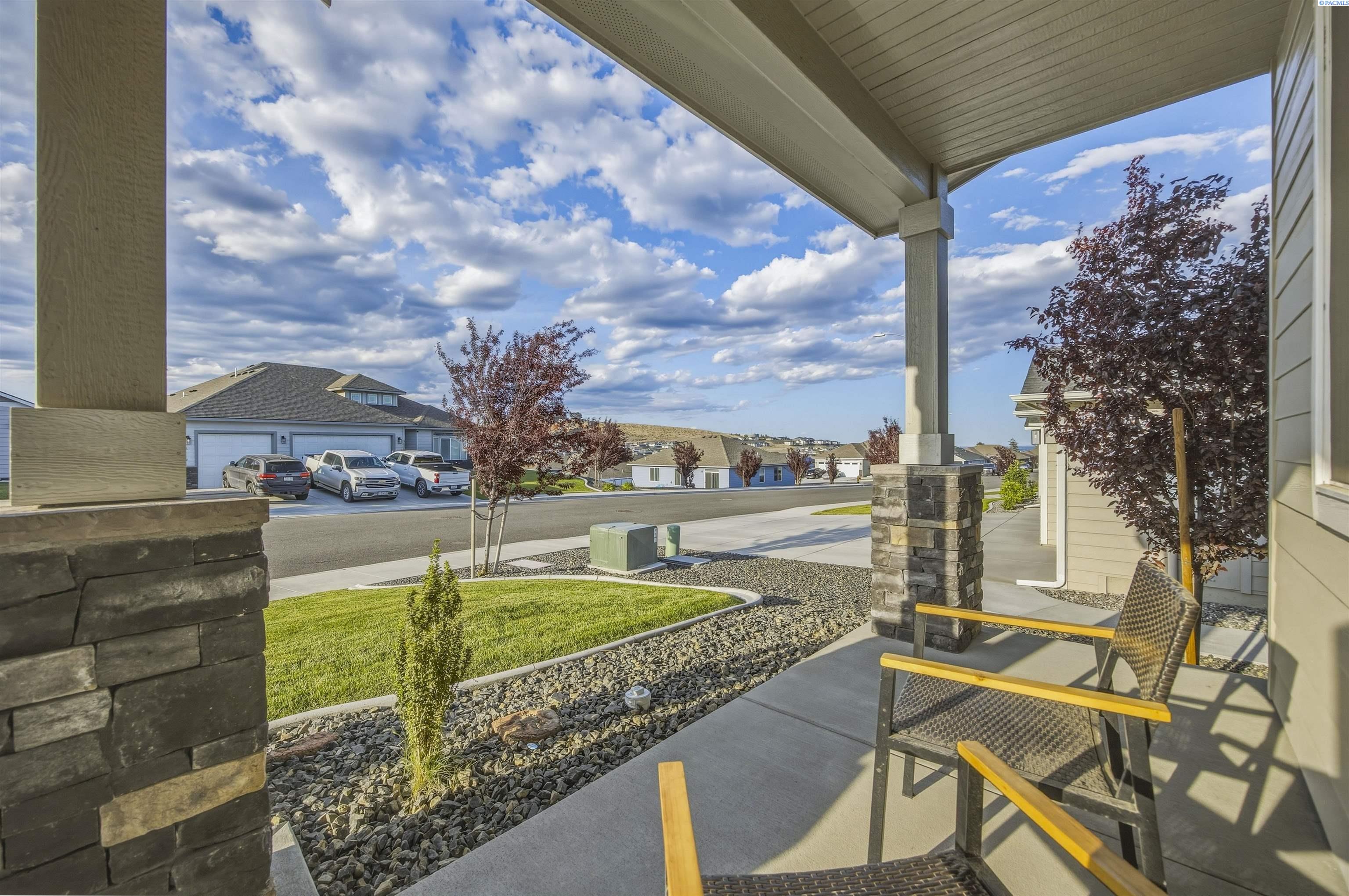 7037 W 35th Ave, Kennewick, WA 99338