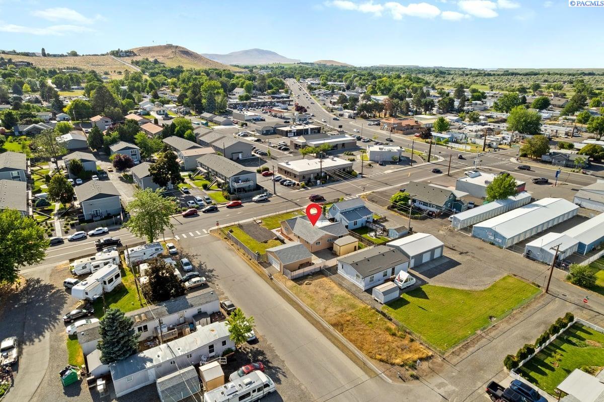 494 S 38th Ave, West Richland, WA 99353-5166