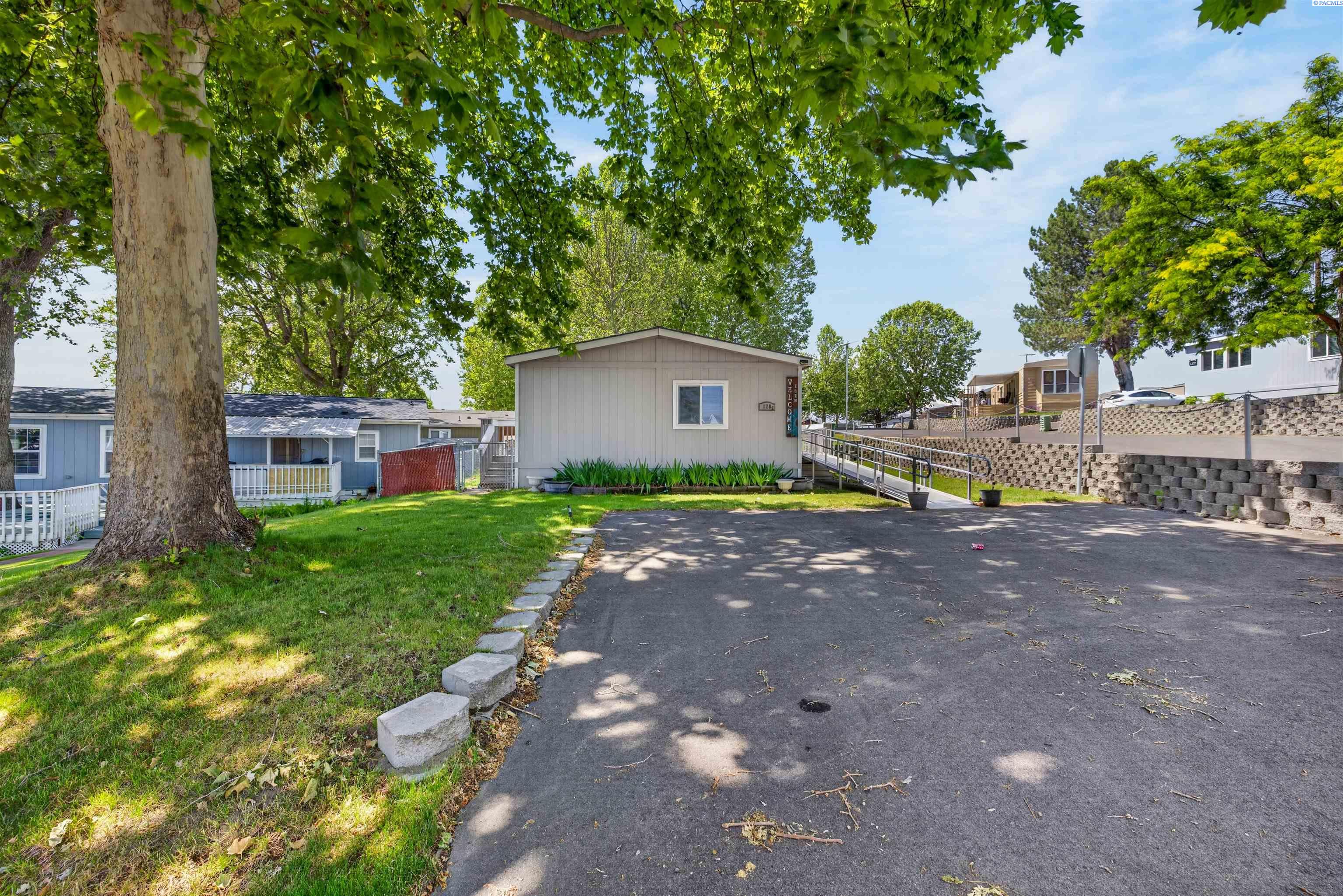 3517 Road 84 #128E, Pasco, WA 99301