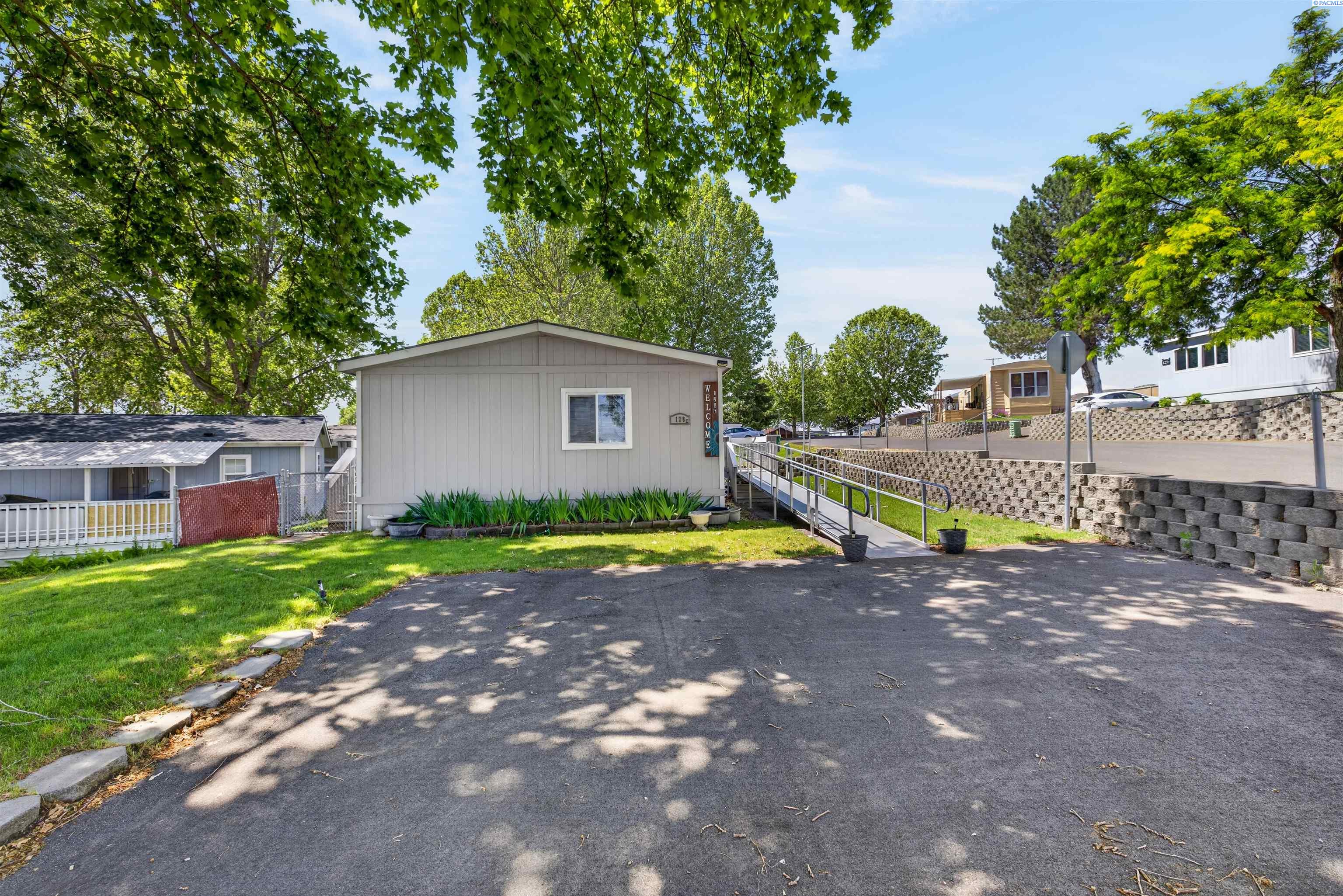 3517 Road 84 #128E, Pasco, WA 99301
