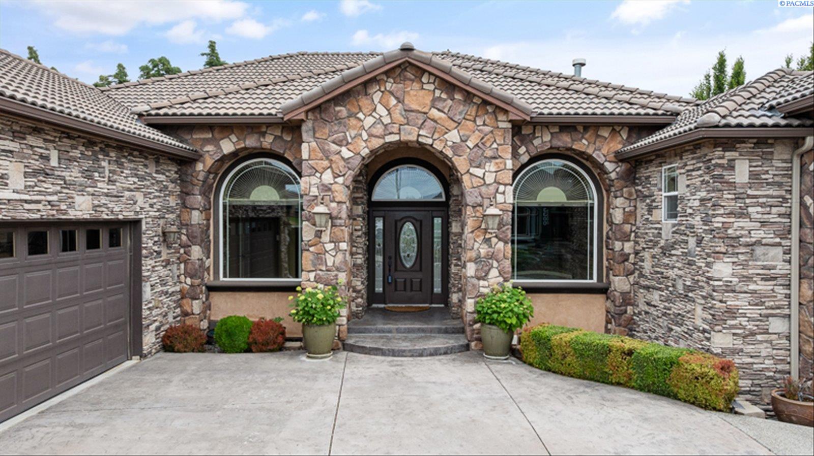 3301 S Tweedt St, Kennewick, WA 99337
