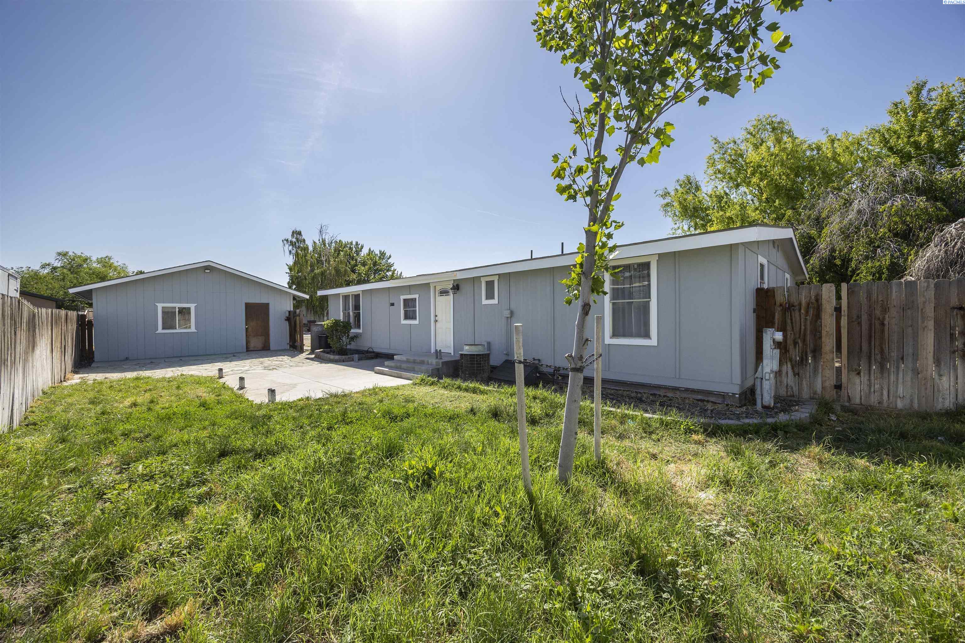 9132 W Yellowstone Ave, Kennewick, WA 99336
