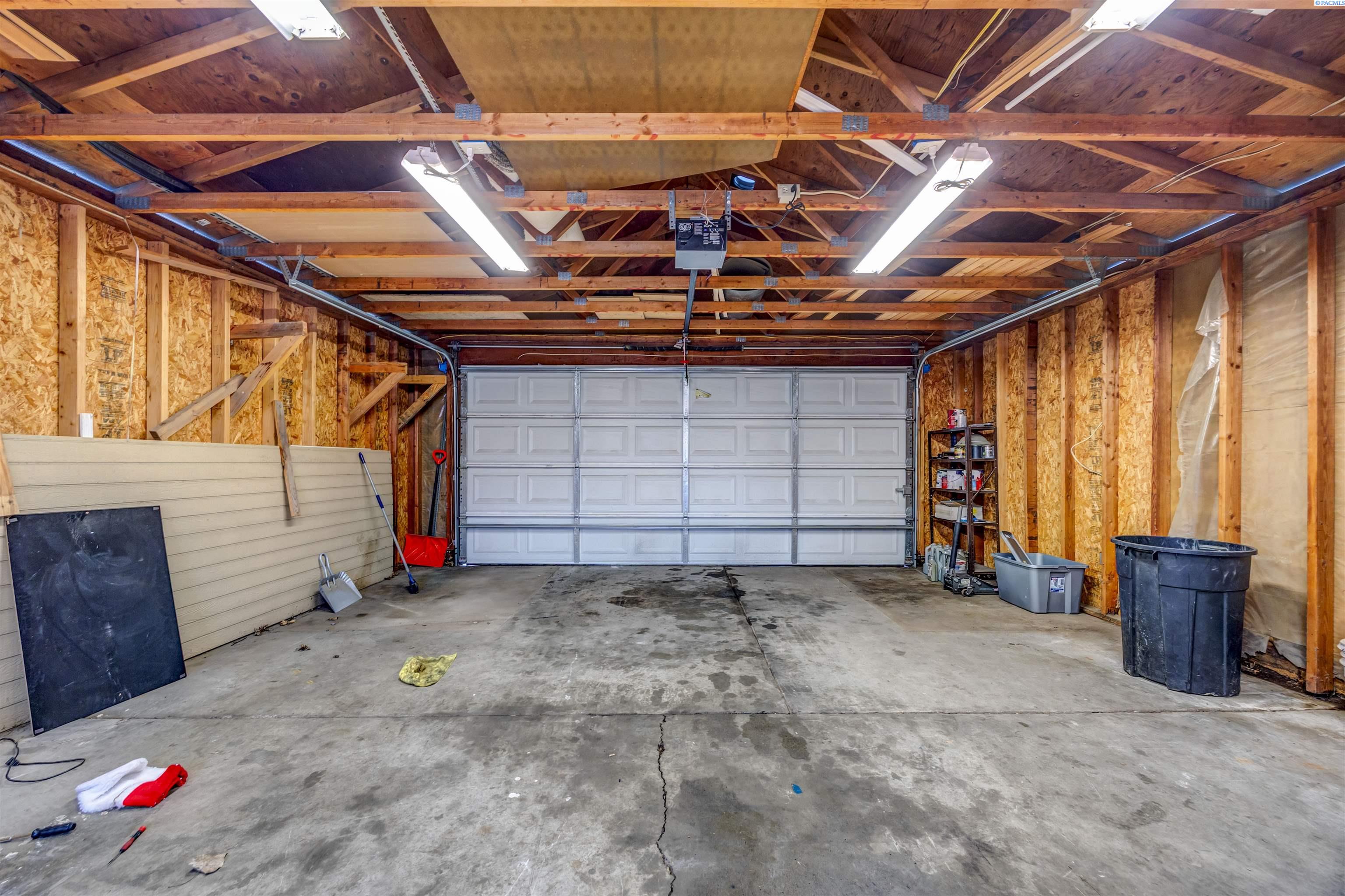 9132 W Yellowstone Ave, Kennewick, WA 99336