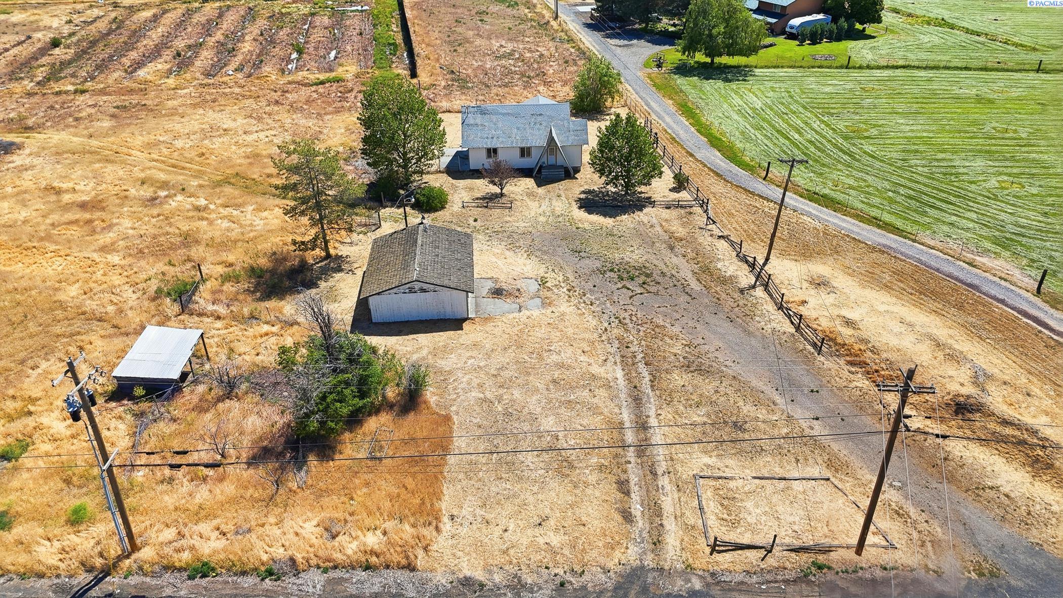 57231 N Thomas Rd, Benton City, WA 99320