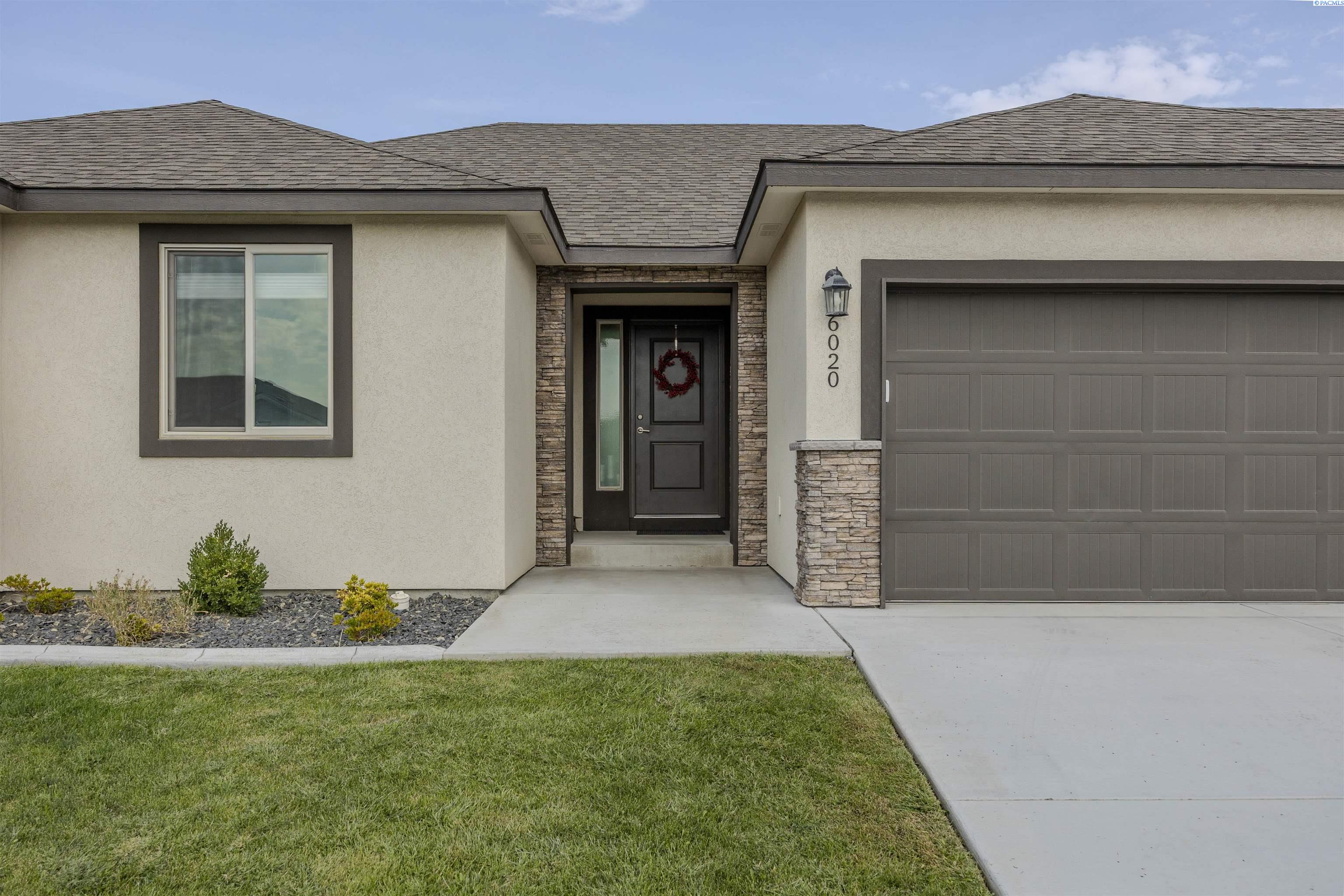 6020 W 32nd Ct, Kennewick, WA 99338