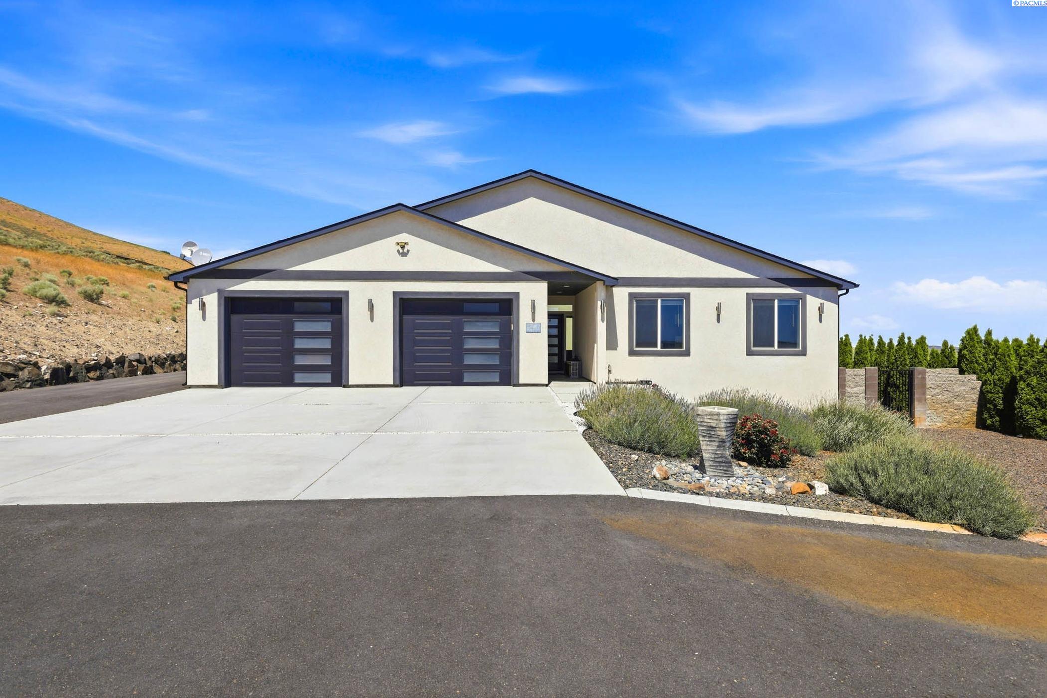 55702 N 370 Pr Ne, Benton City, WA 99320
