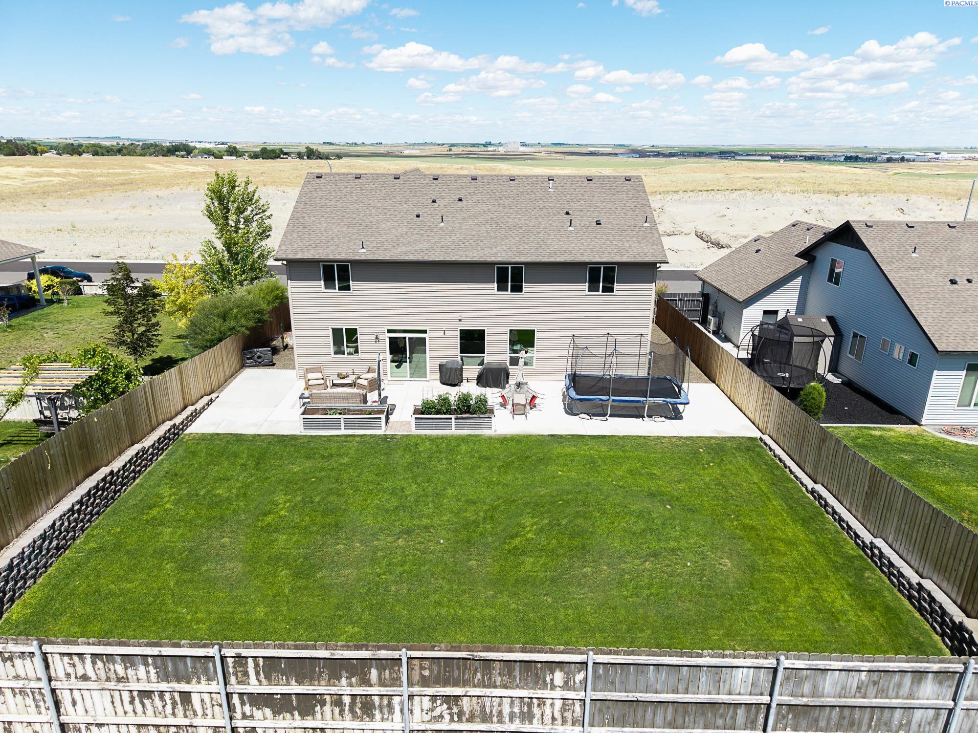 5914 Nauvoo Ln, Pasco, WA 99301