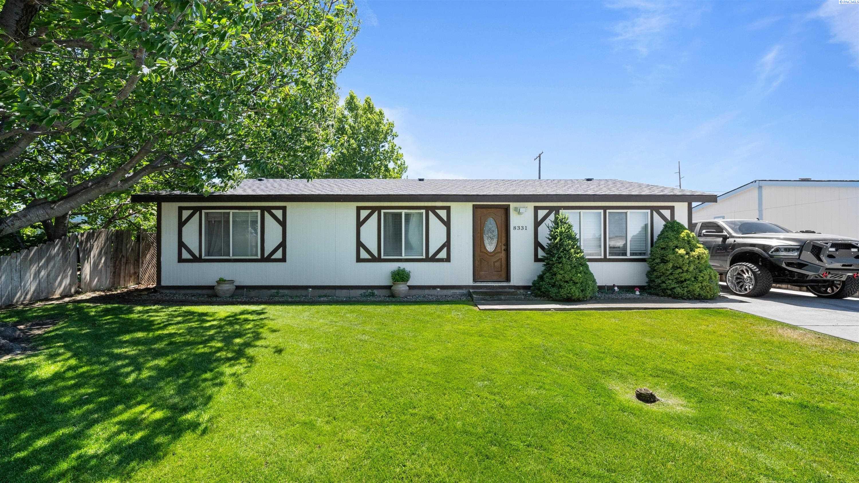 8331 W Yellowstone Ave, Kennewick, WA 99336