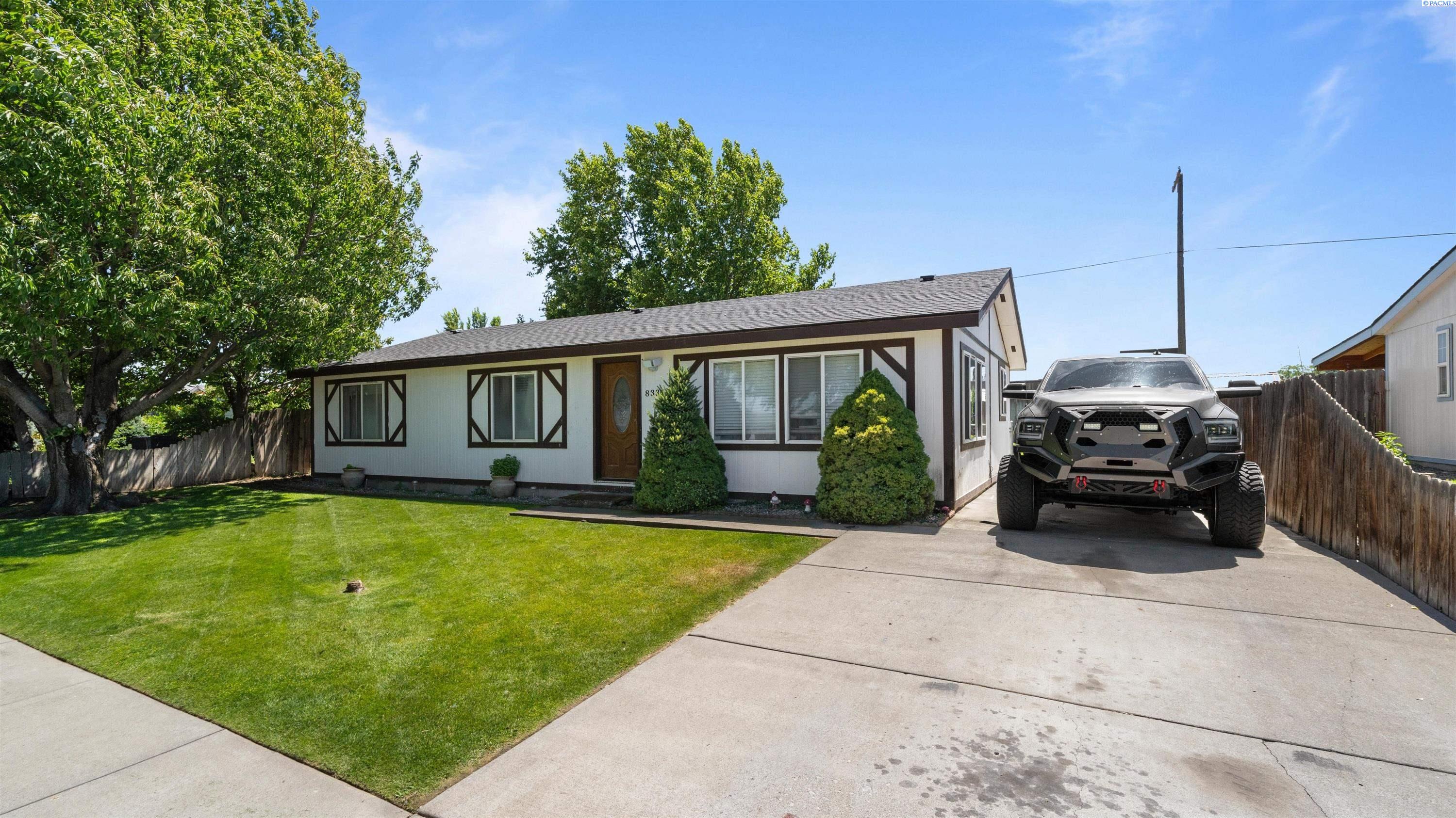 8331 W Yellowstone Ave, Kennewick, WA 99336
