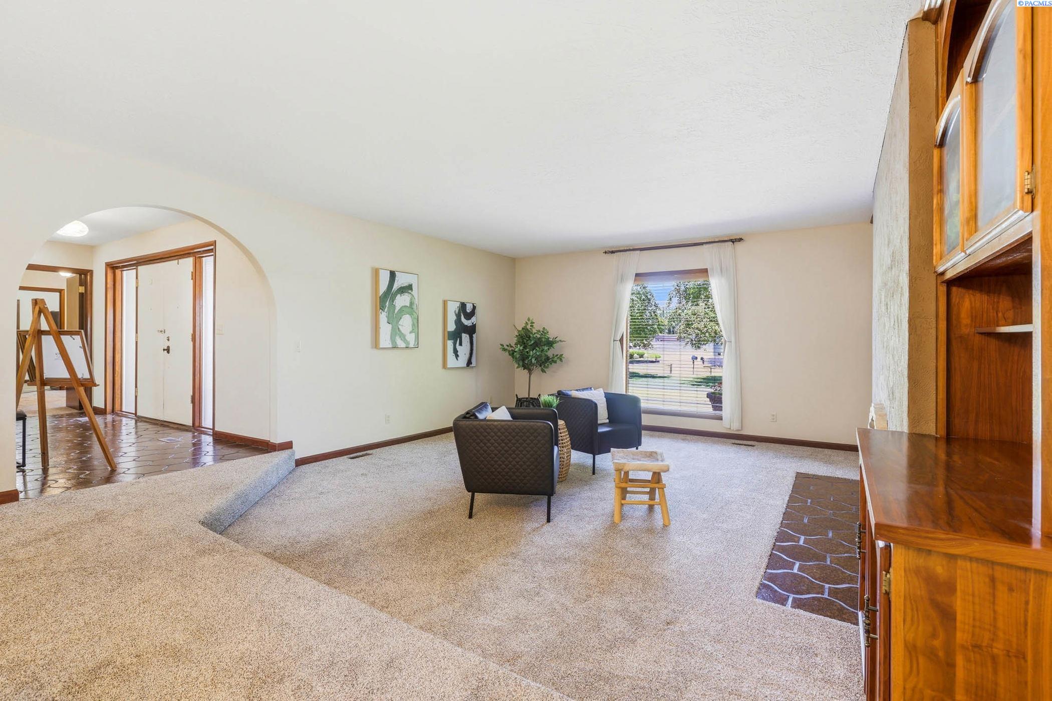 4821 W 12th Ave, Kennewick, WA 99338