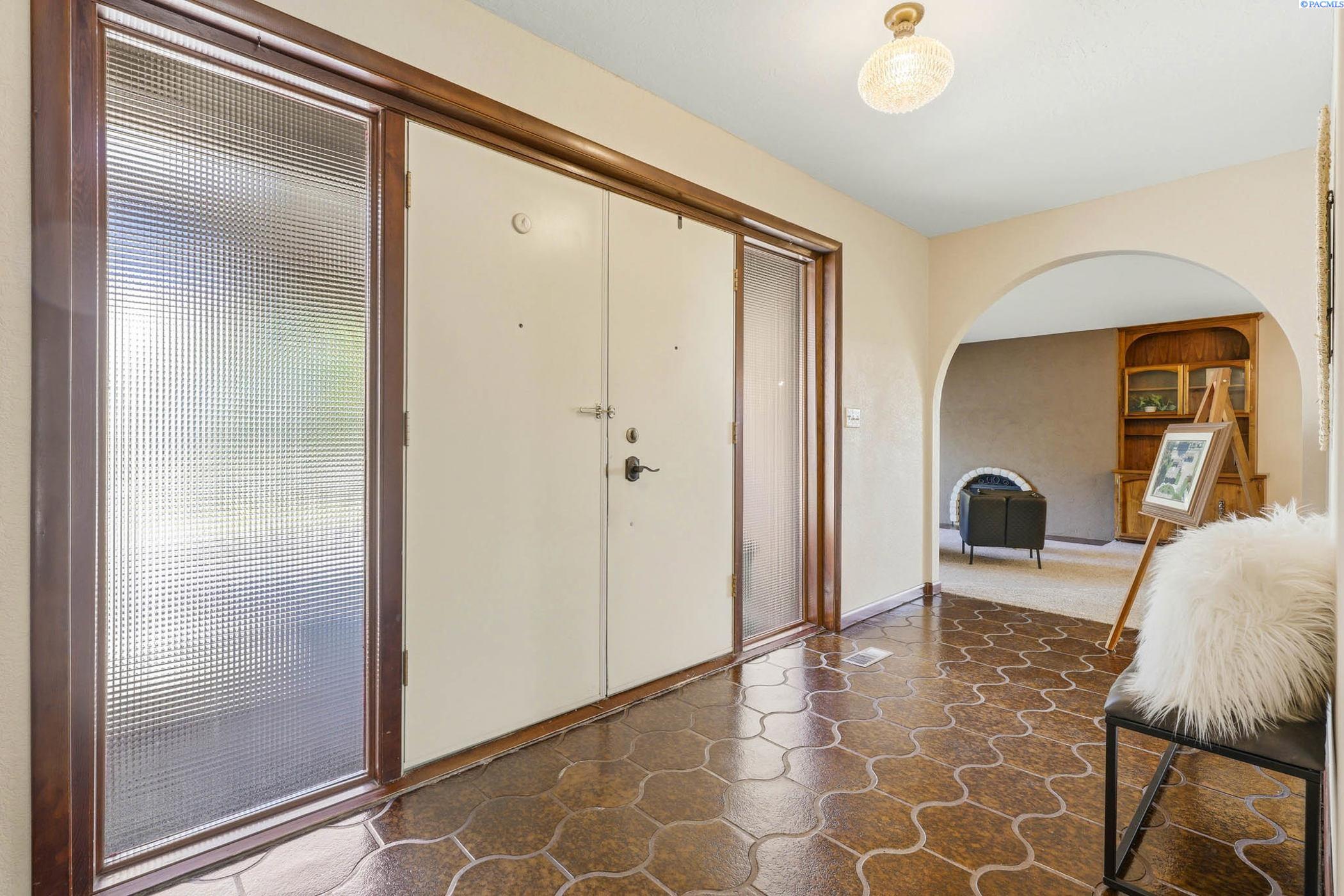 4821 W 12th Ave, Kennewick, WA 99338
