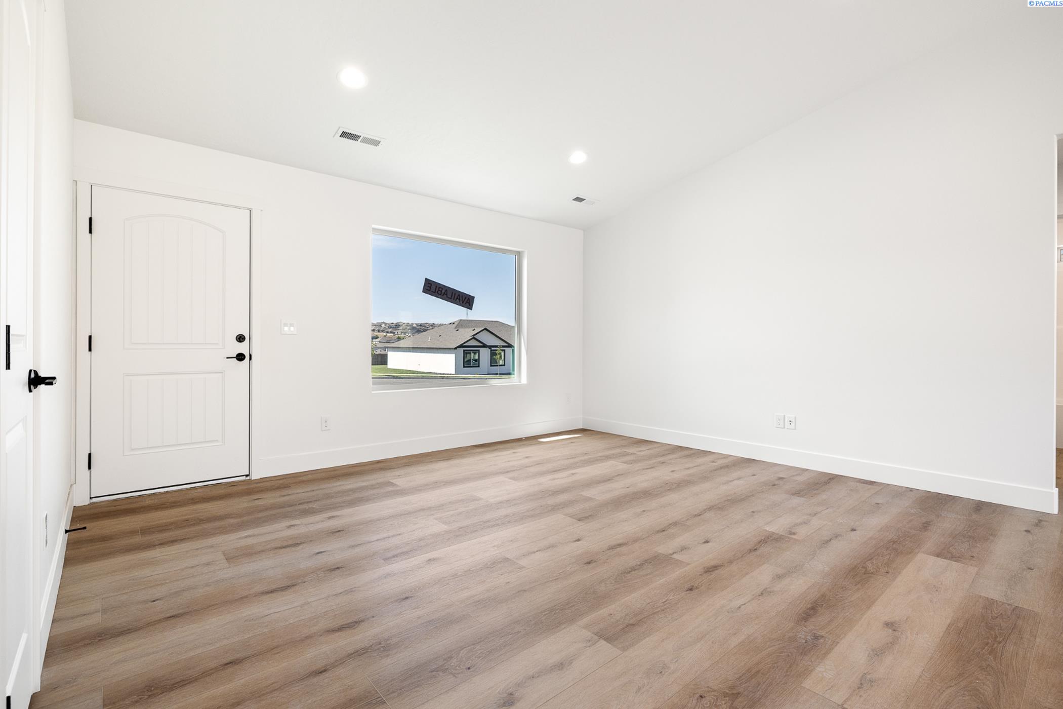 6562 W 30th Pl, Kennewick, WA 99338