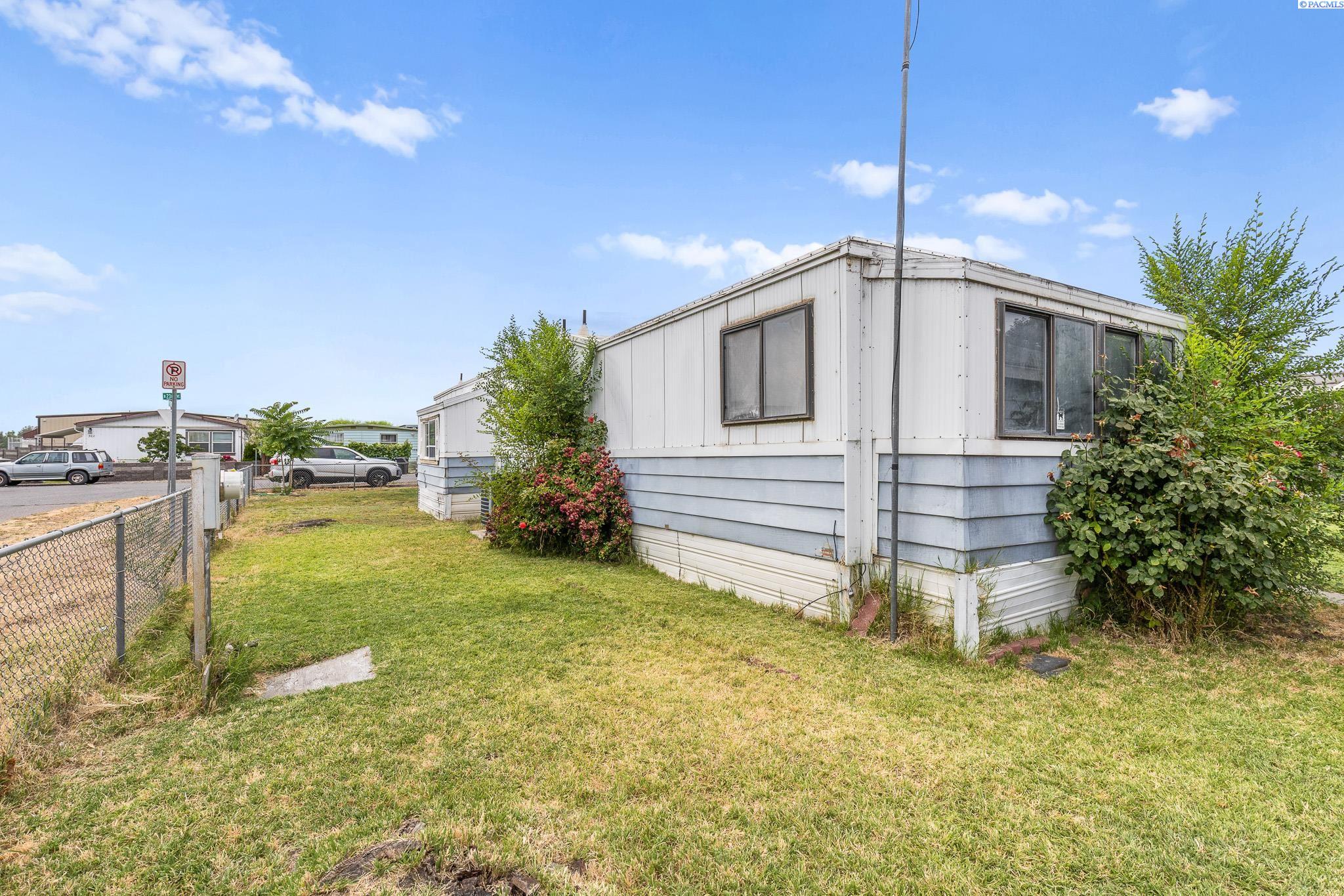 305 N 23rd Ave, Pasco, WA 99301
