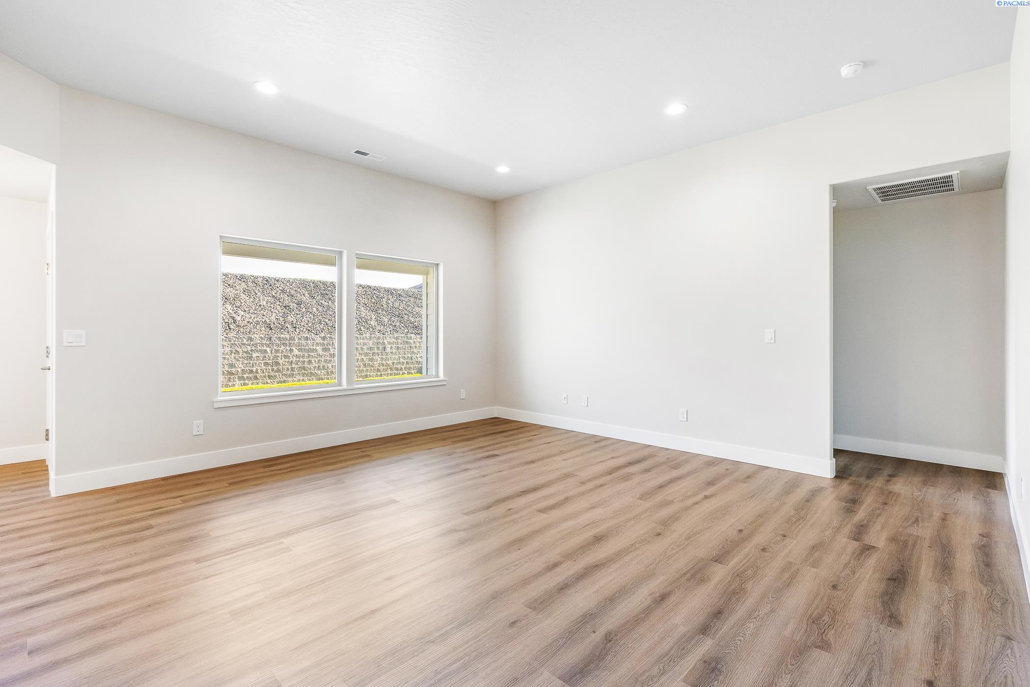 2945 S Penn St, Kennewick, WA 99338