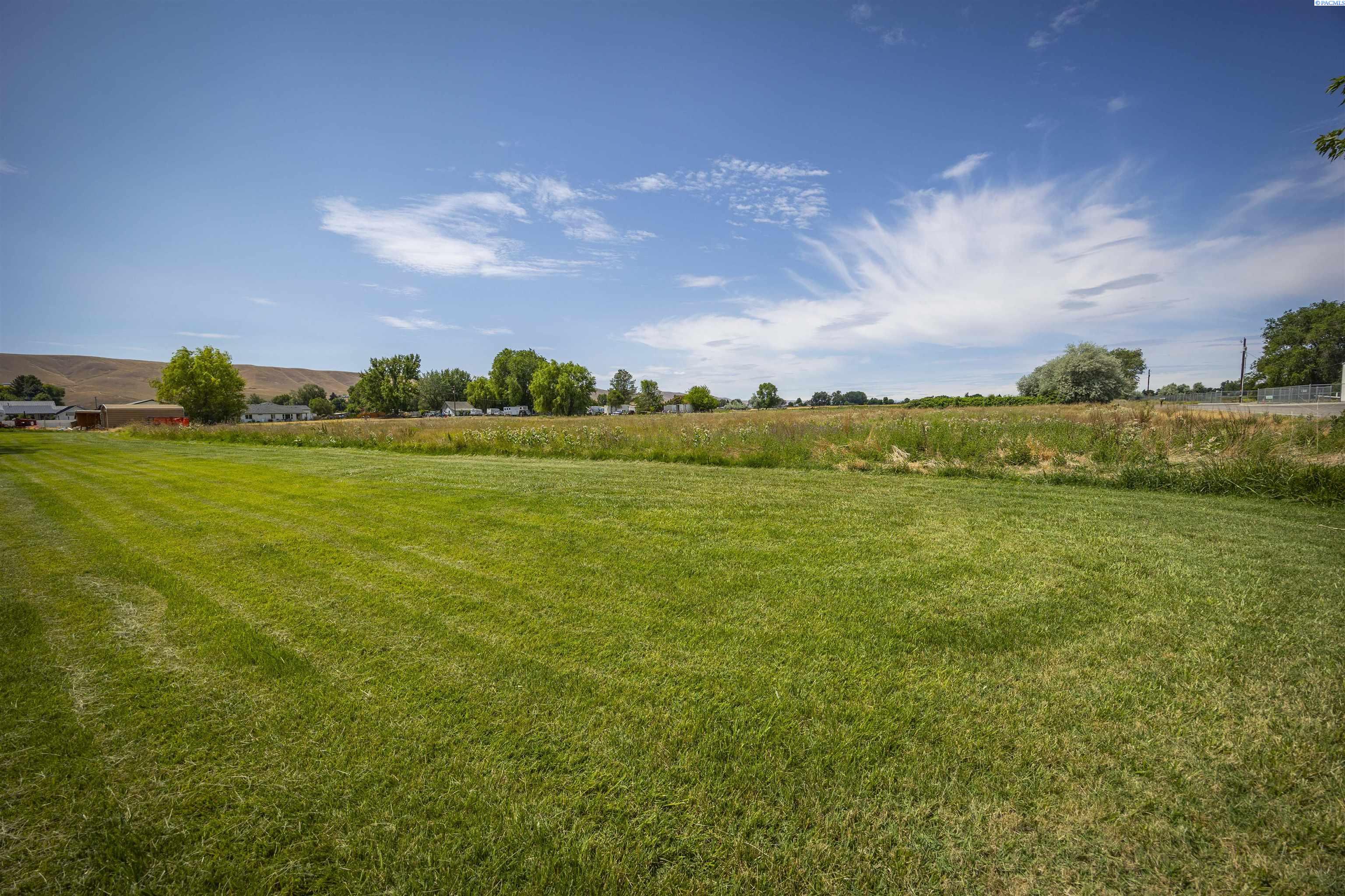 340 S Nunn Rd, Prosser, WA 99350