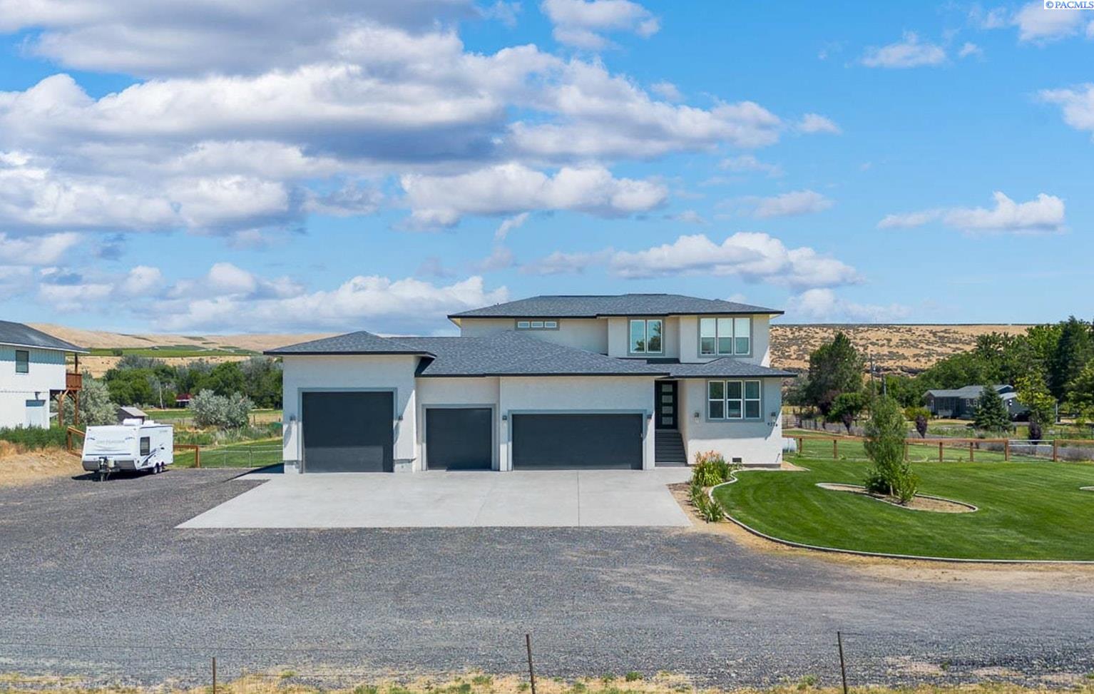9216 E Pendleton Rd, Benton City, WA 99320