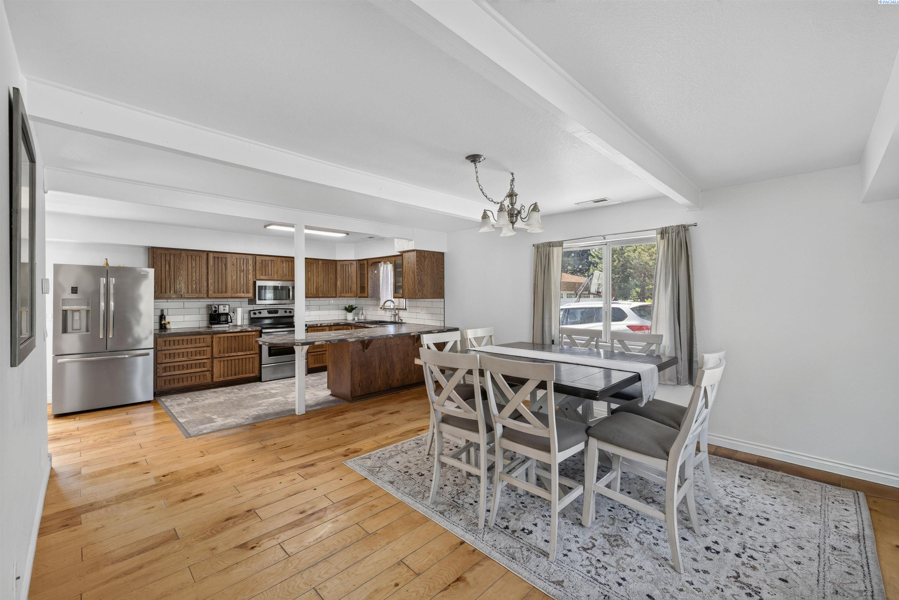 509 W Wagon Wheel Pr Nw, Benton City, WA 99320