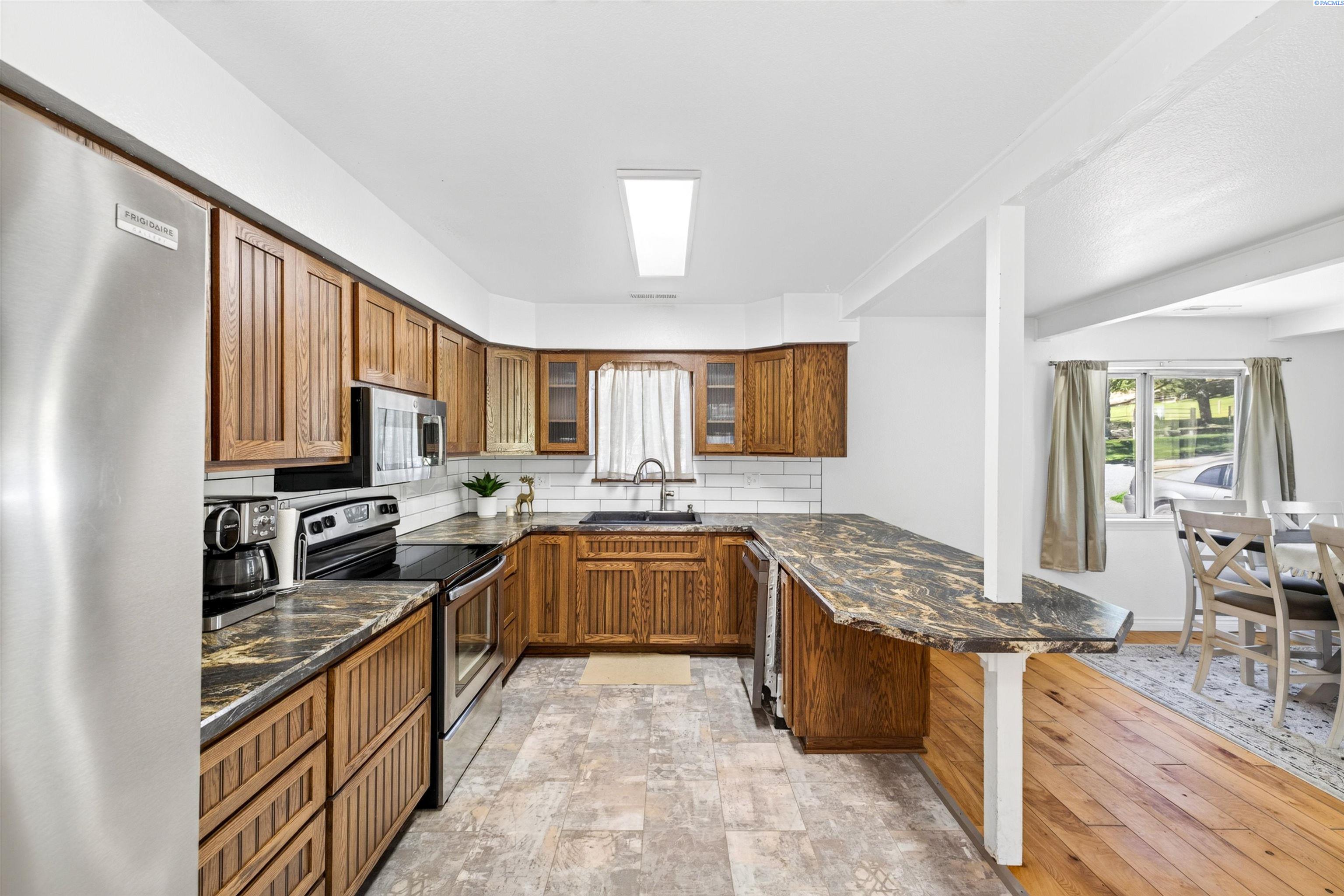 509 W Wagon Wheel Pr Nw, Benton City, WA 99320