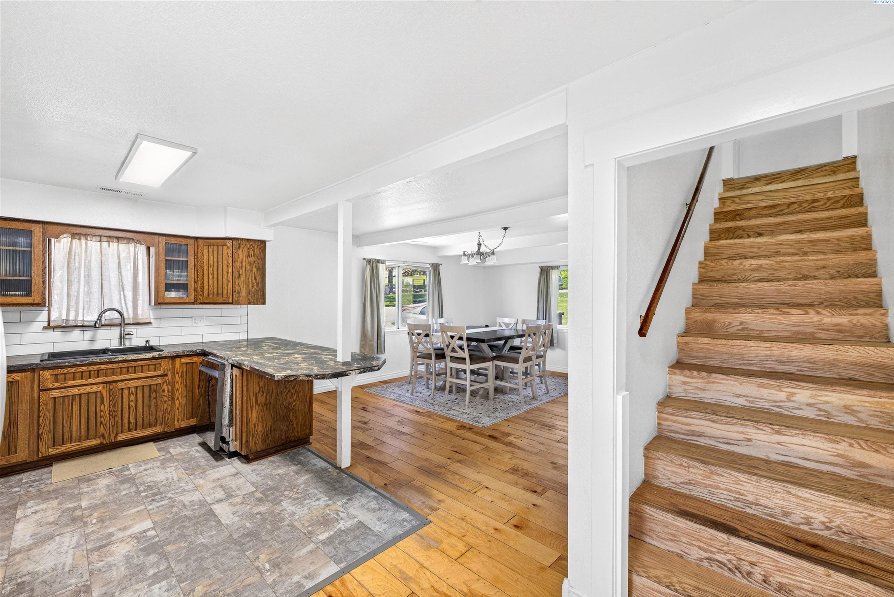 509 W Wagon Wheel Pr Nw, Benton City, WA 99320