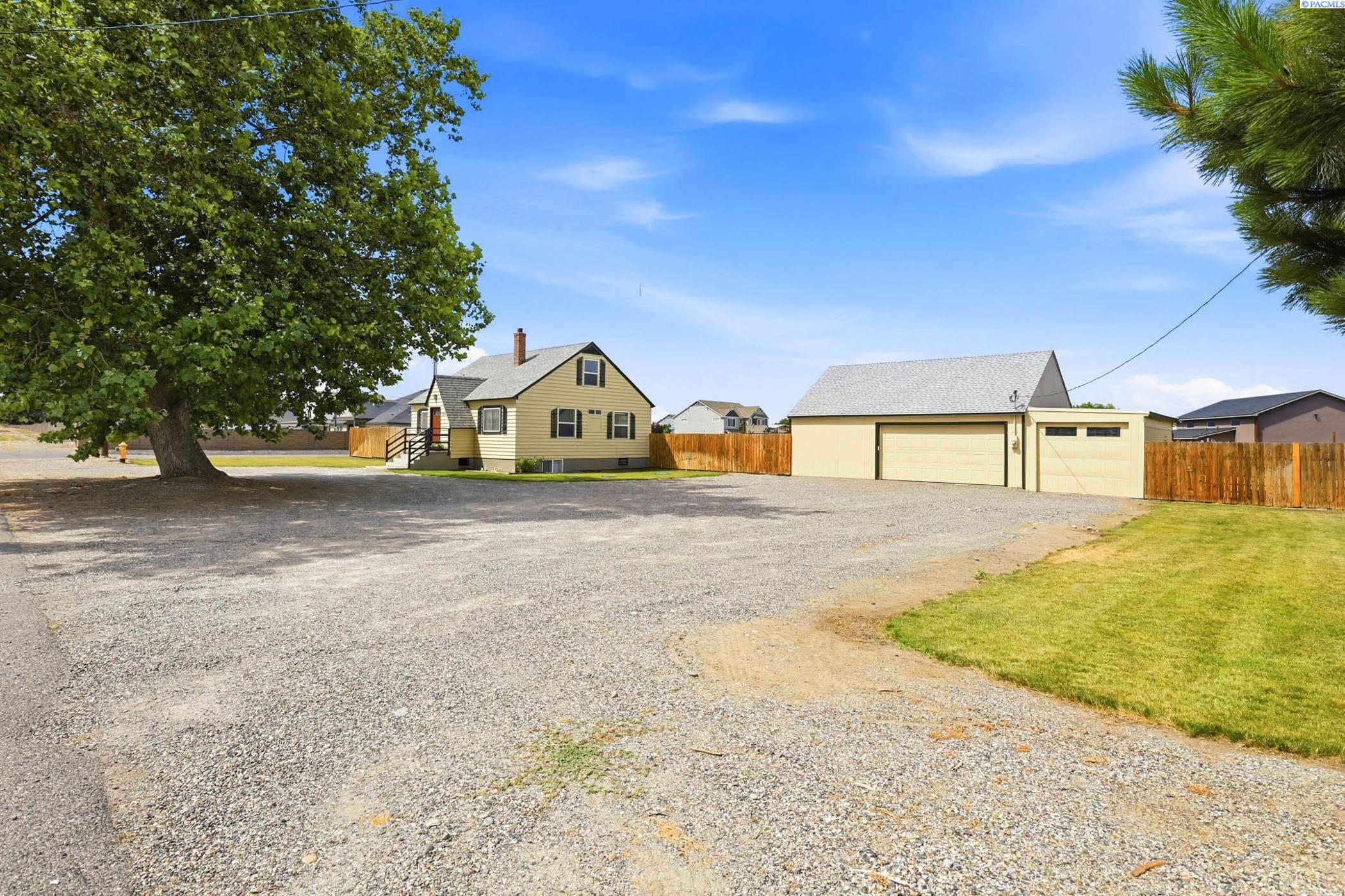 1904 Road 64, Pasco, WA 99301