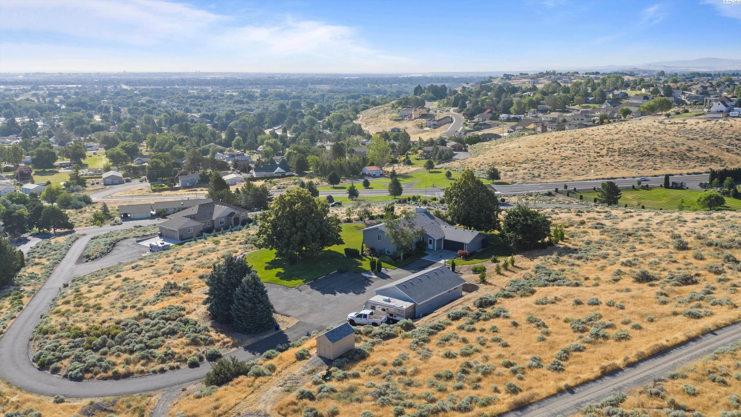 703 S 48th Ave, West Richland, WA 99353