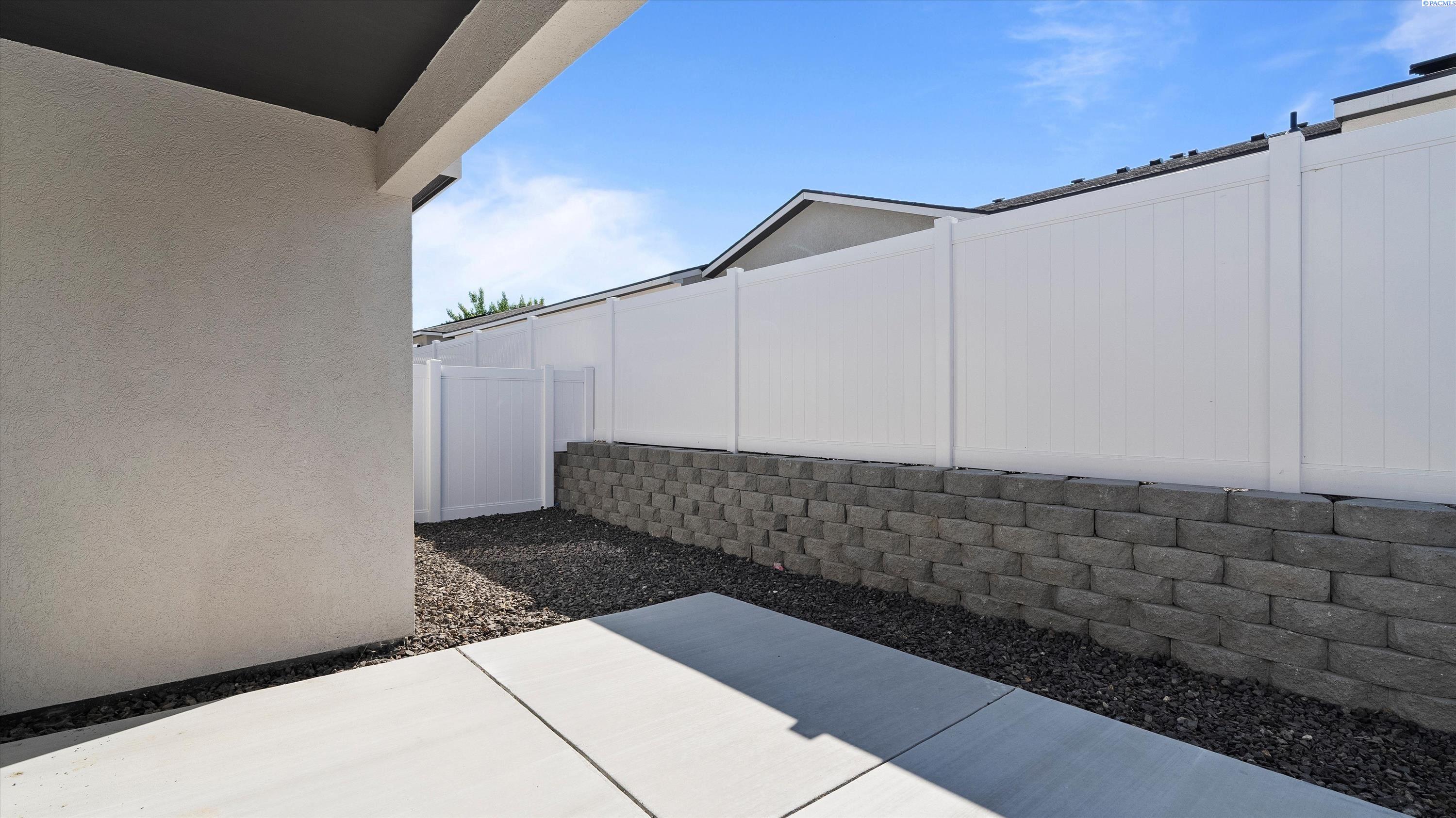 1313 Kalani Ct, West Richland, WA 99353