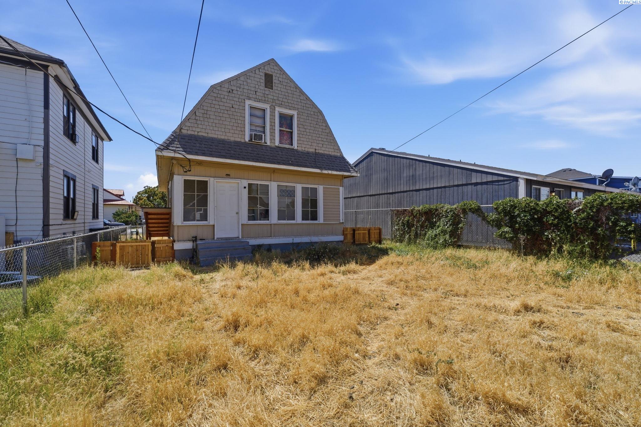 307 W Bonneville St, Pasco, WA 99301