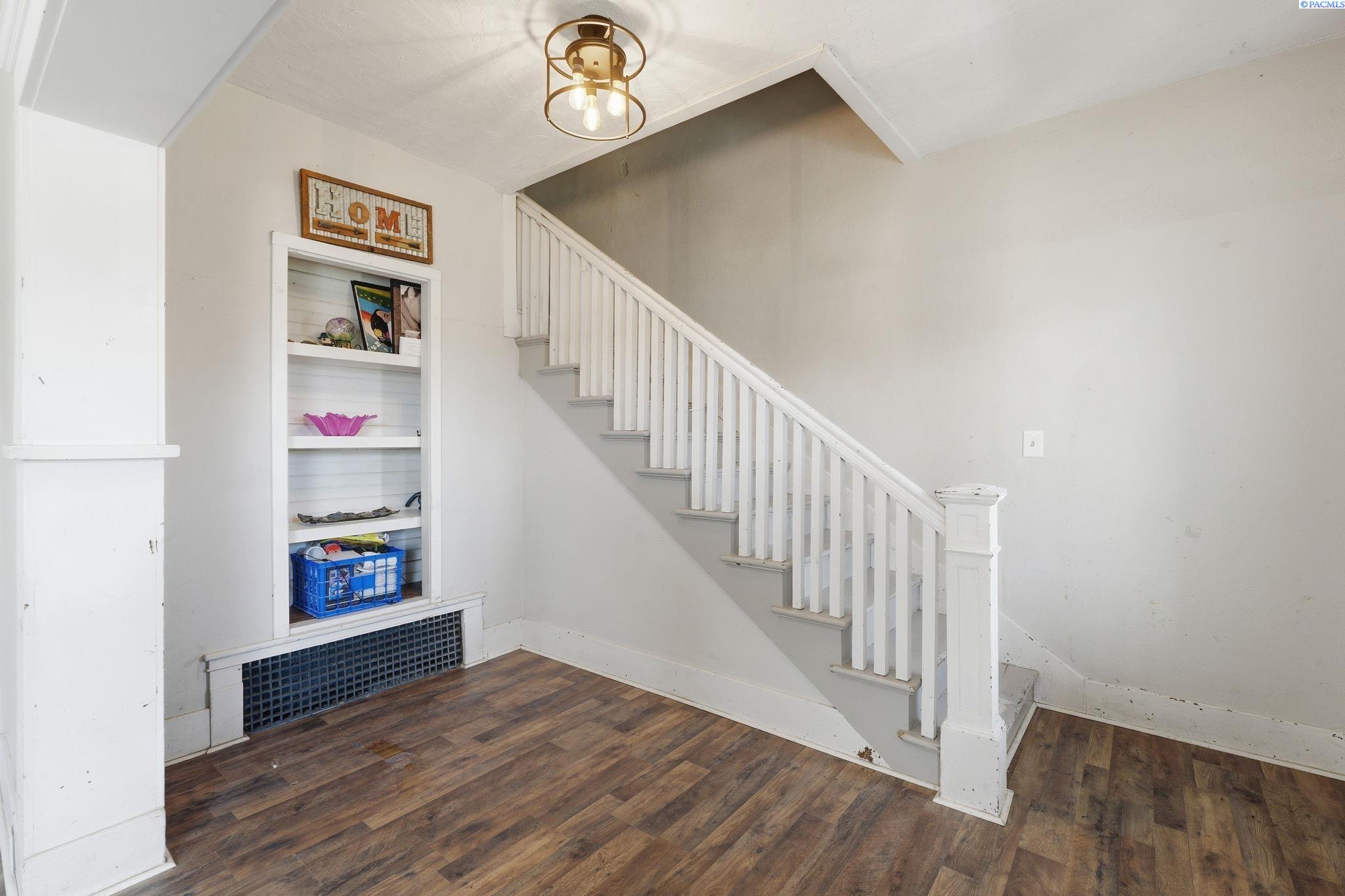 307 W Bonneville St, Pasco, WA 99301