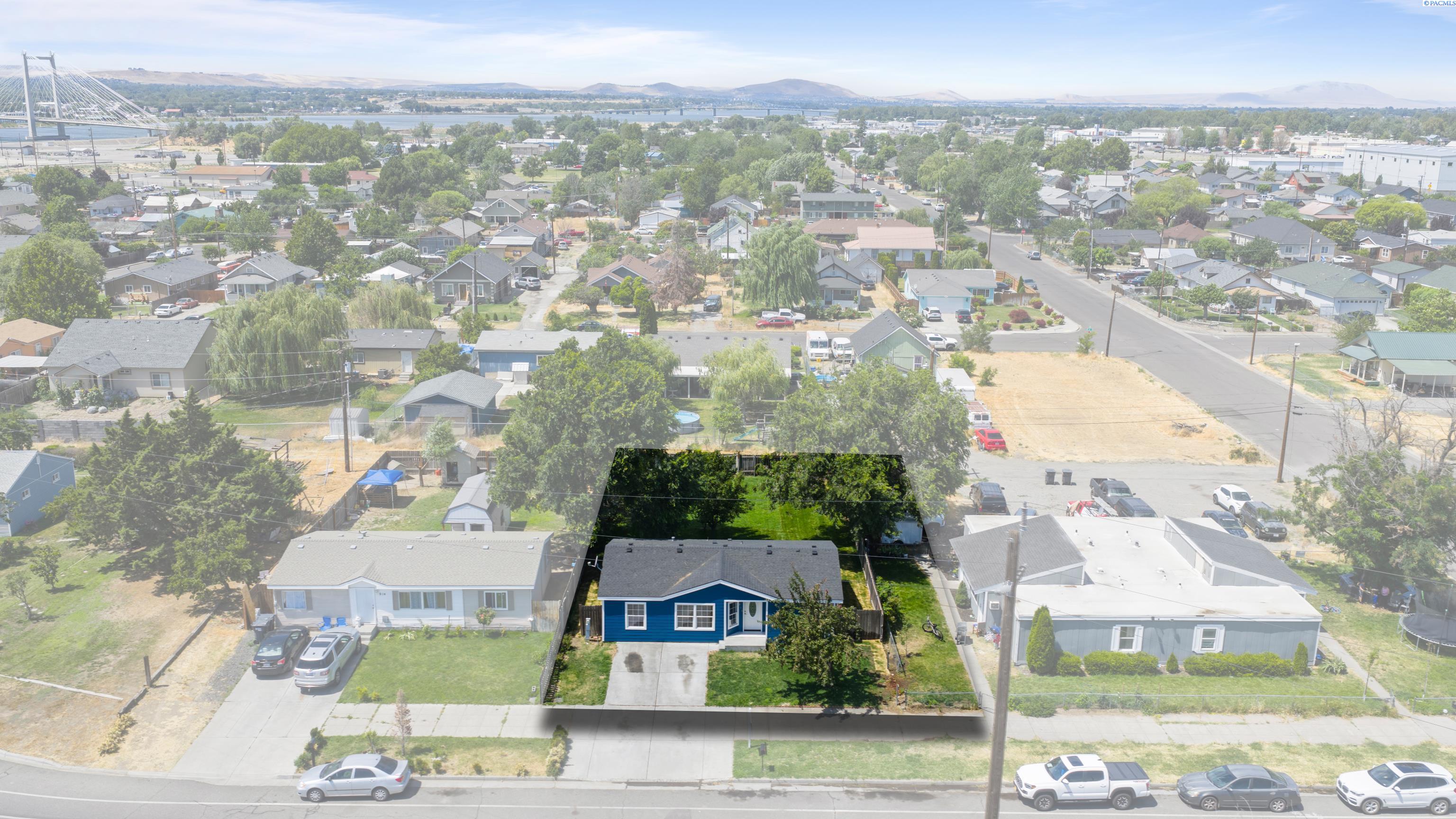 910 S 4th Ave, Pasco, WA 99301