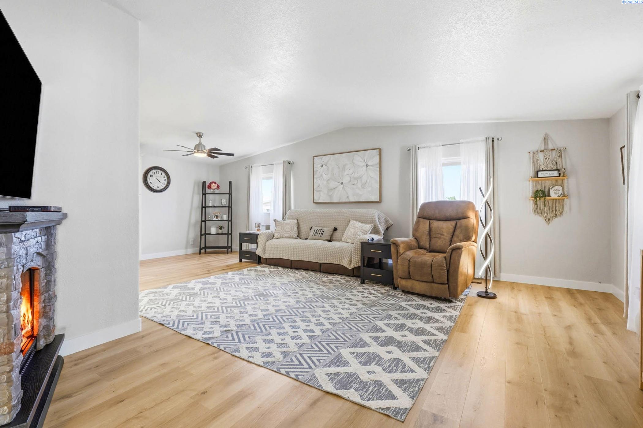 312 S Columbia Center Blvd #4 #4, Kennewick, WA 99336