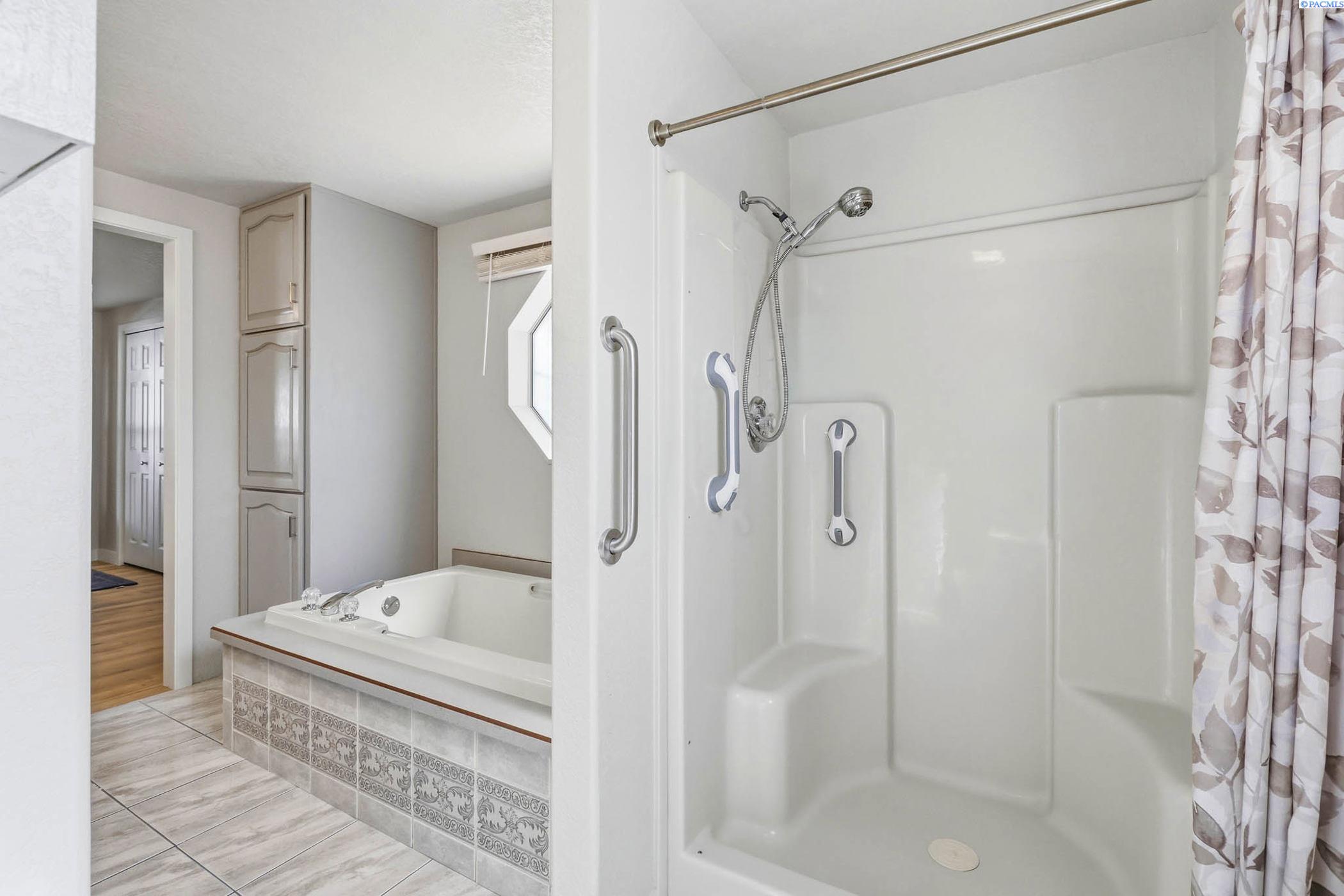312 S Columbia Center Blvd #4 #4, Kennewick, WA 99336