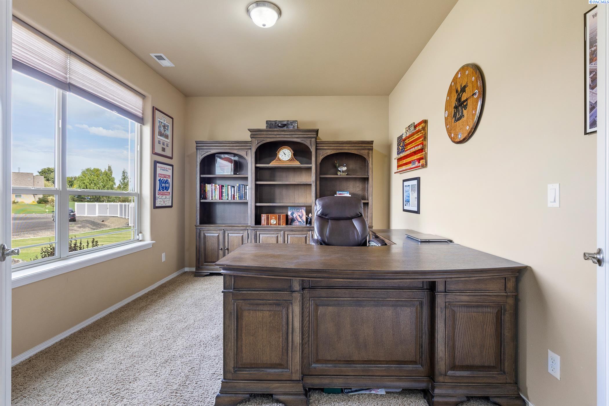 16409 S Lanell Dr, Prosser, WA 99350