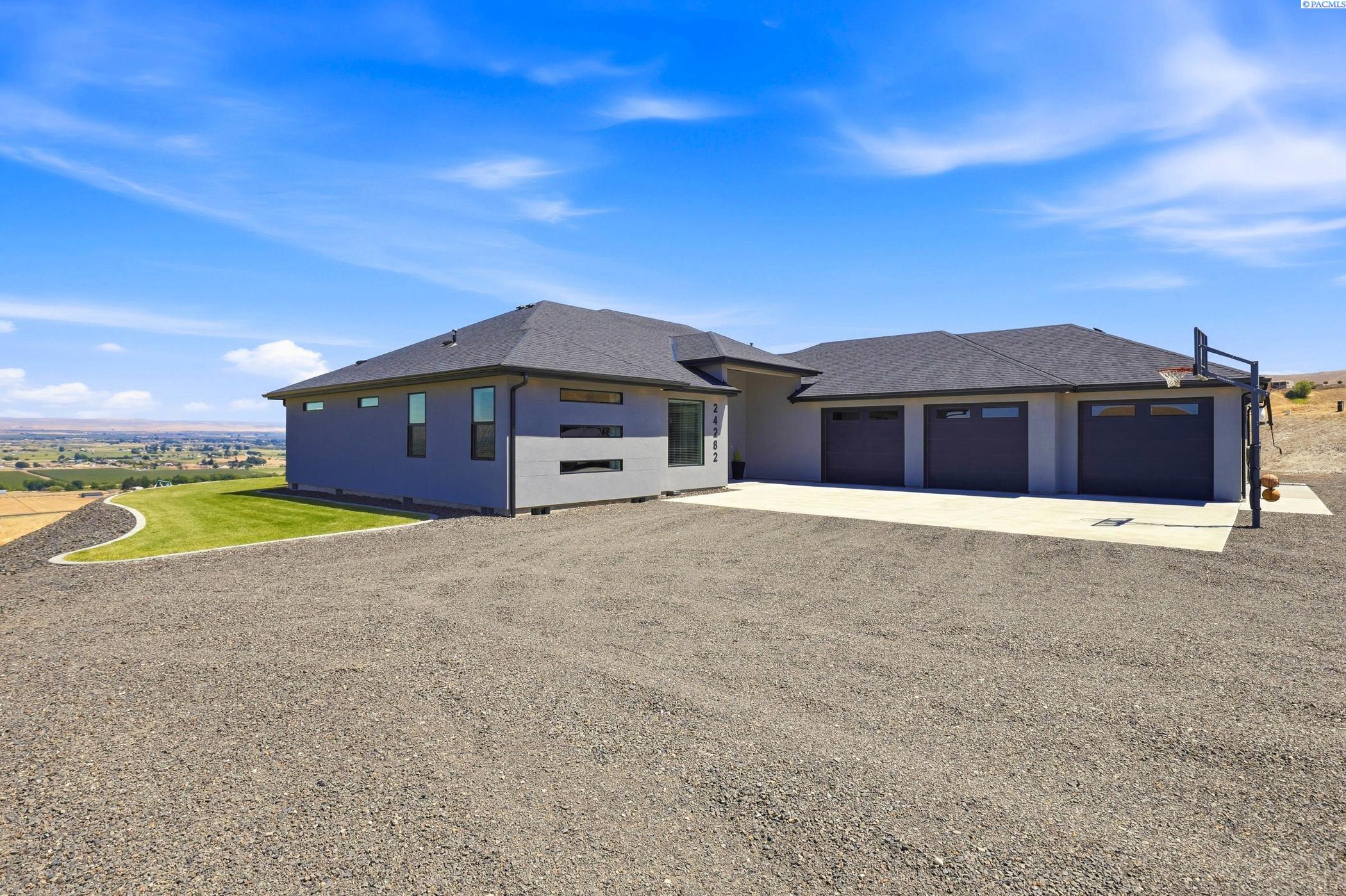 24282 S 242nd Pr Sw, Prosser, WA 99350
