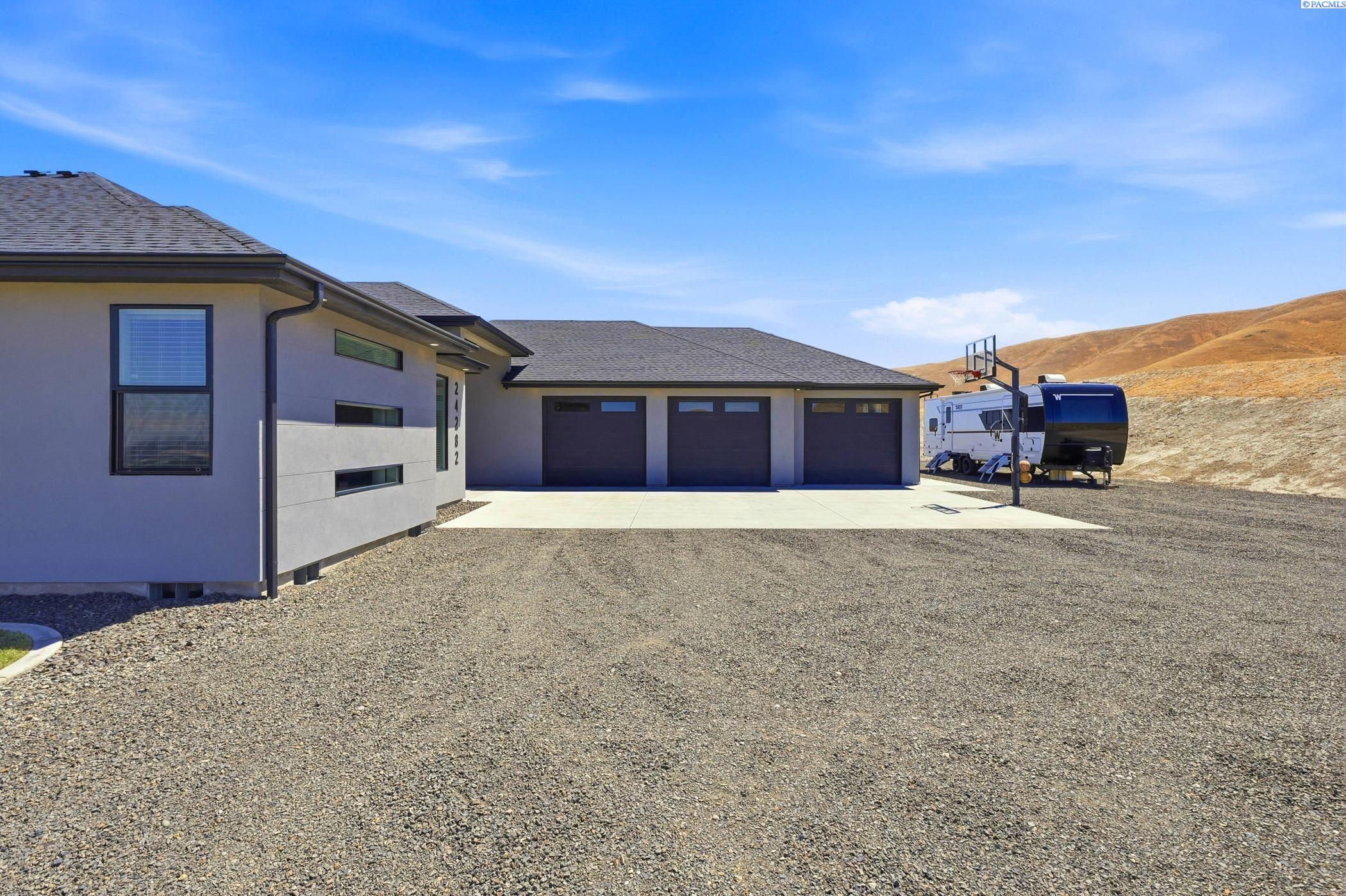 24282 S 242nd Pr Sw, Prosser, WA 99350